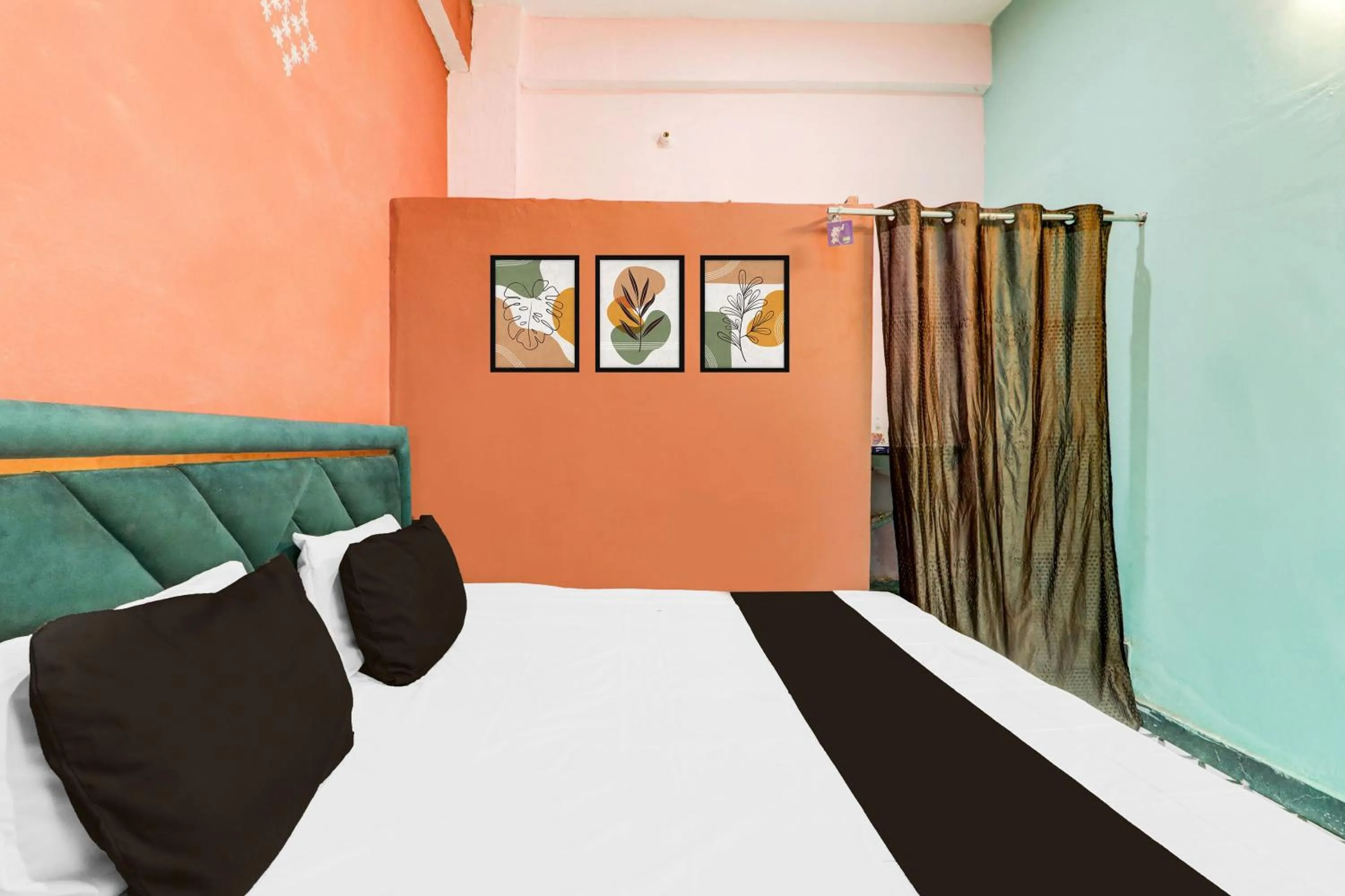 Bedroom, Bed in SPOT ON D S Hotel