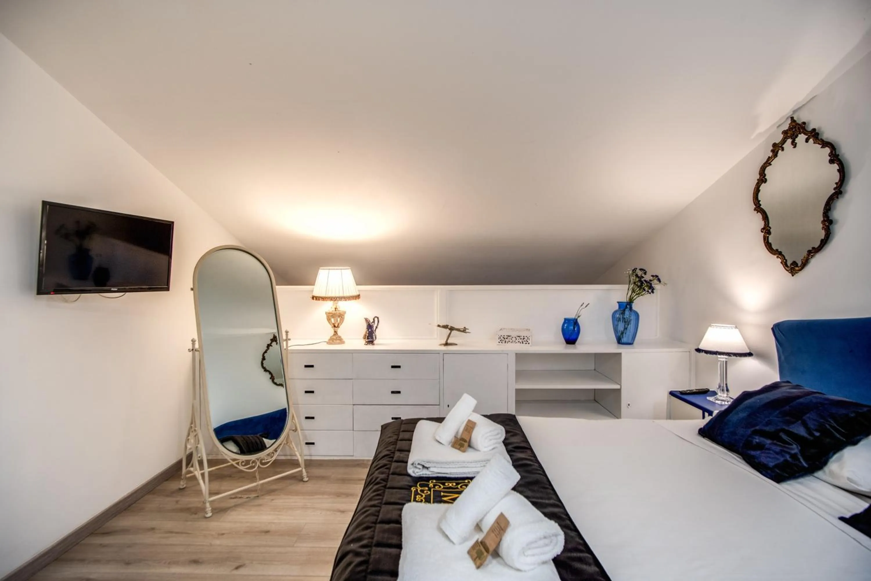 TV and multimedia, Bed in Trevi Miracle Suite