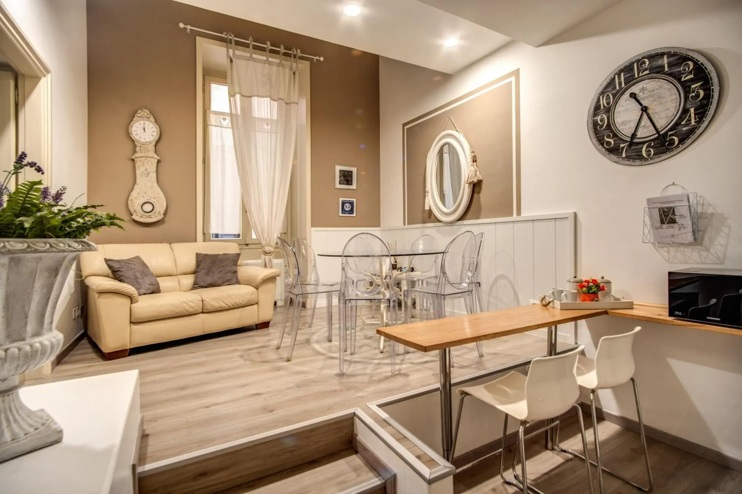 Trevi Miracle Suite Trevi Miracle Suite