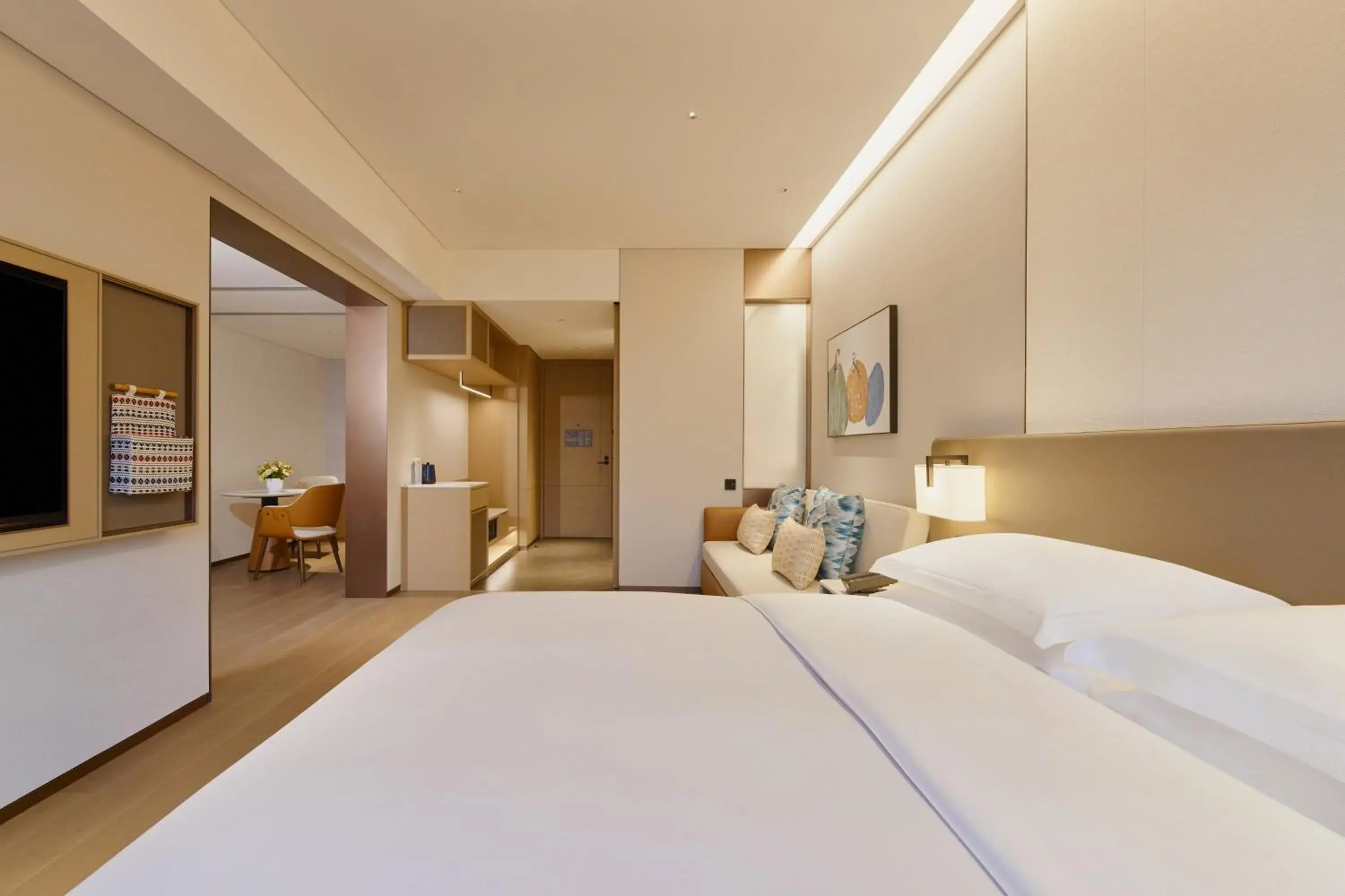 Family Suite with King Bed, Lake View and Sofa Bed in Hyatt Place Kunming South Railway Station Family Suite with King Bed, Lake View and Sofa Bed in Hyatt Place Kunming South Railway Station