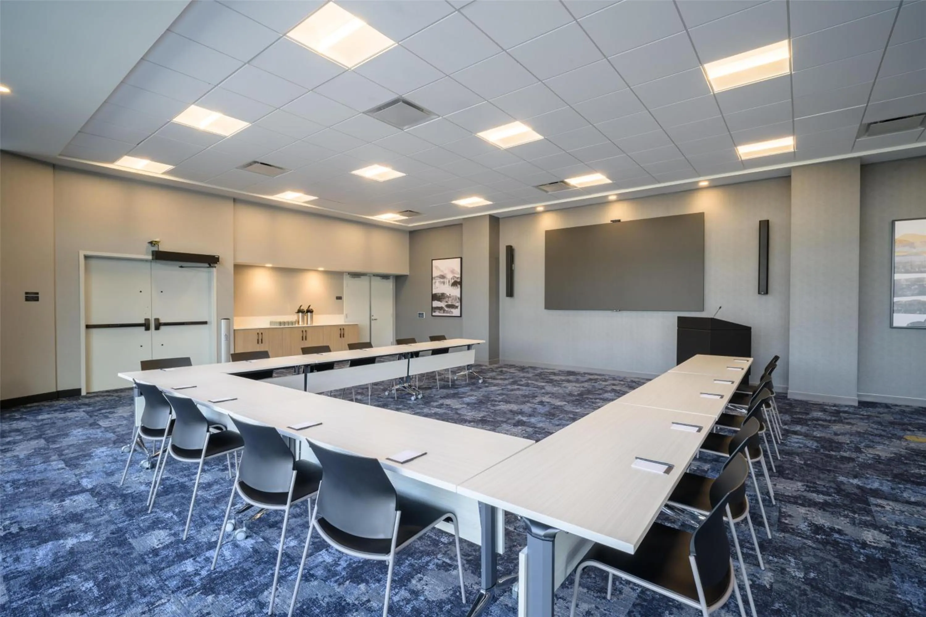 Meeting/conference room in Hyatt Place Whitehorse