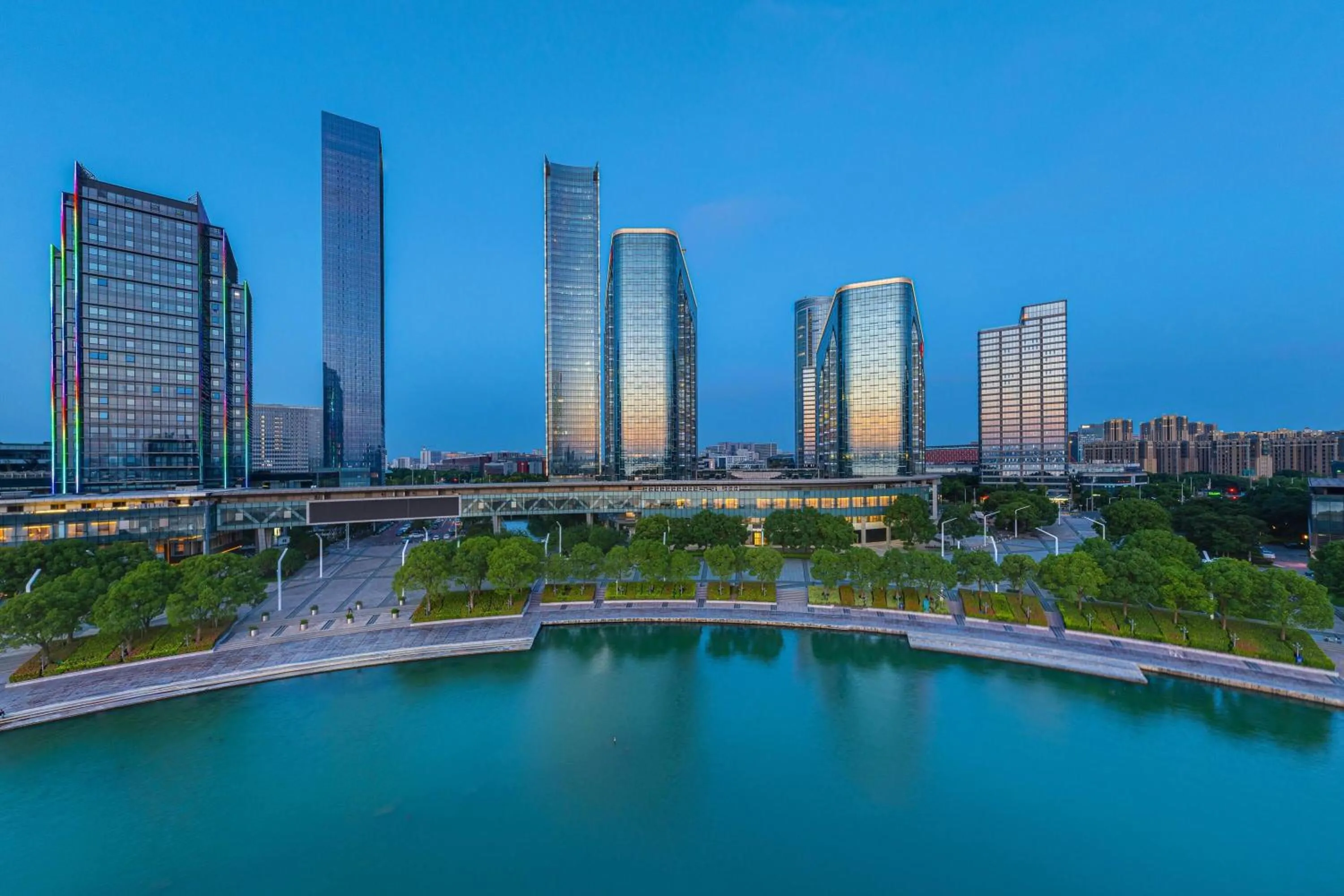 Property building in Days Hotel by Wyndham Suzhou Dushu Lake