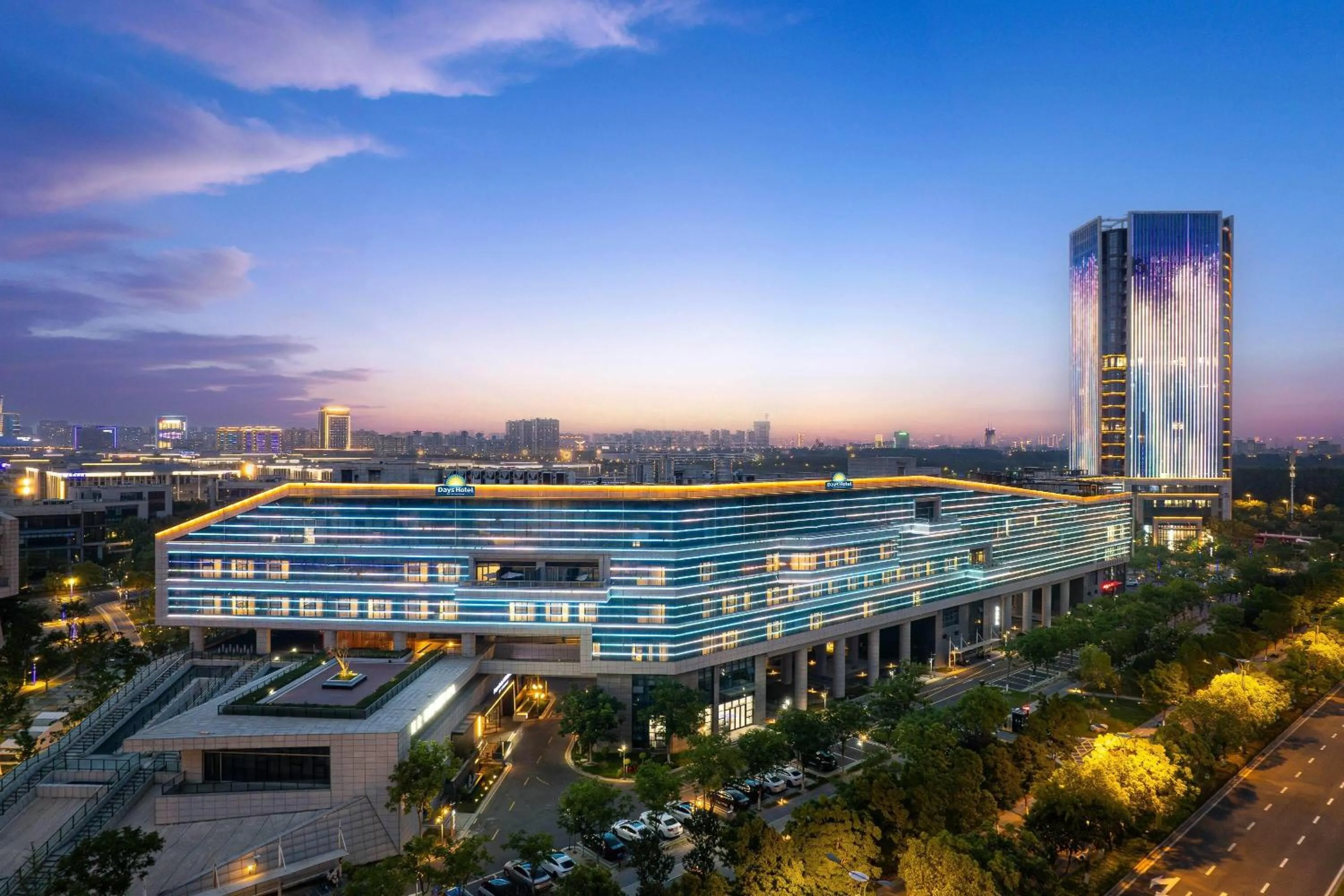 Property building in Days Hotel by Wyndham Yancheng Hi-tech Park