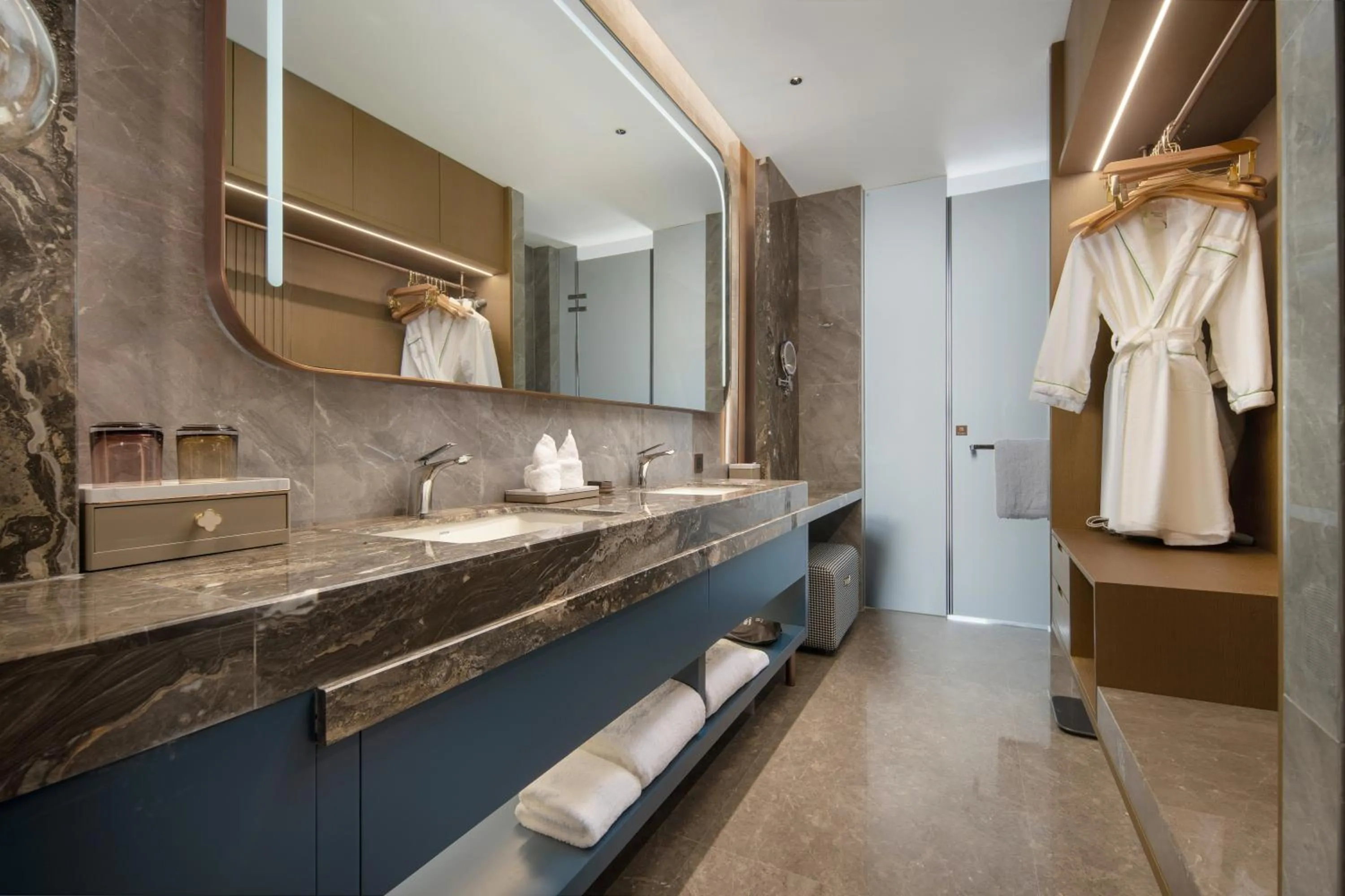 King Room with City View - Non-Smoking in Wyndham Garden Urumqi Innovation Square