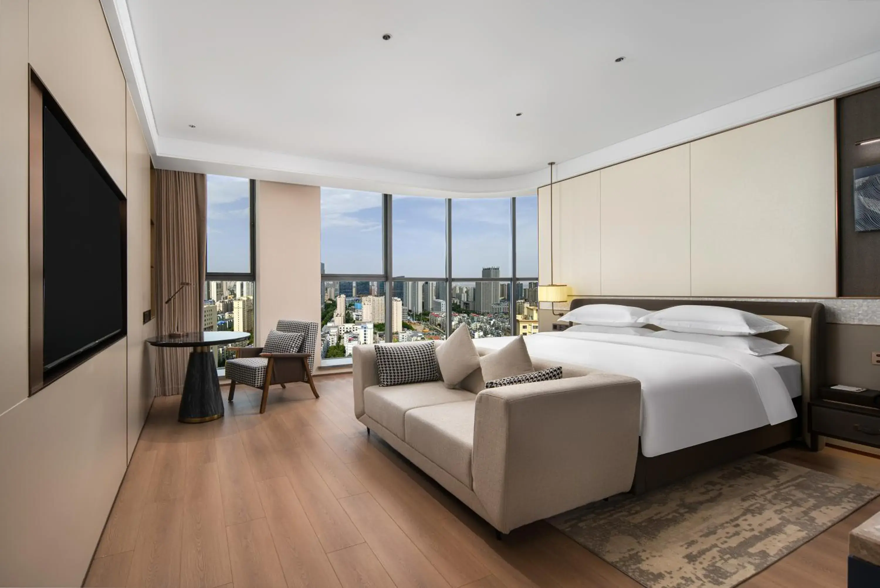 Business King Room with Bathtub - Non-Smoking in Wyndham Garden Urumqi Innovation Square Business King Room with Bathtub - Non-Smoking in Wyndham Garden Urumqi Innovation Square