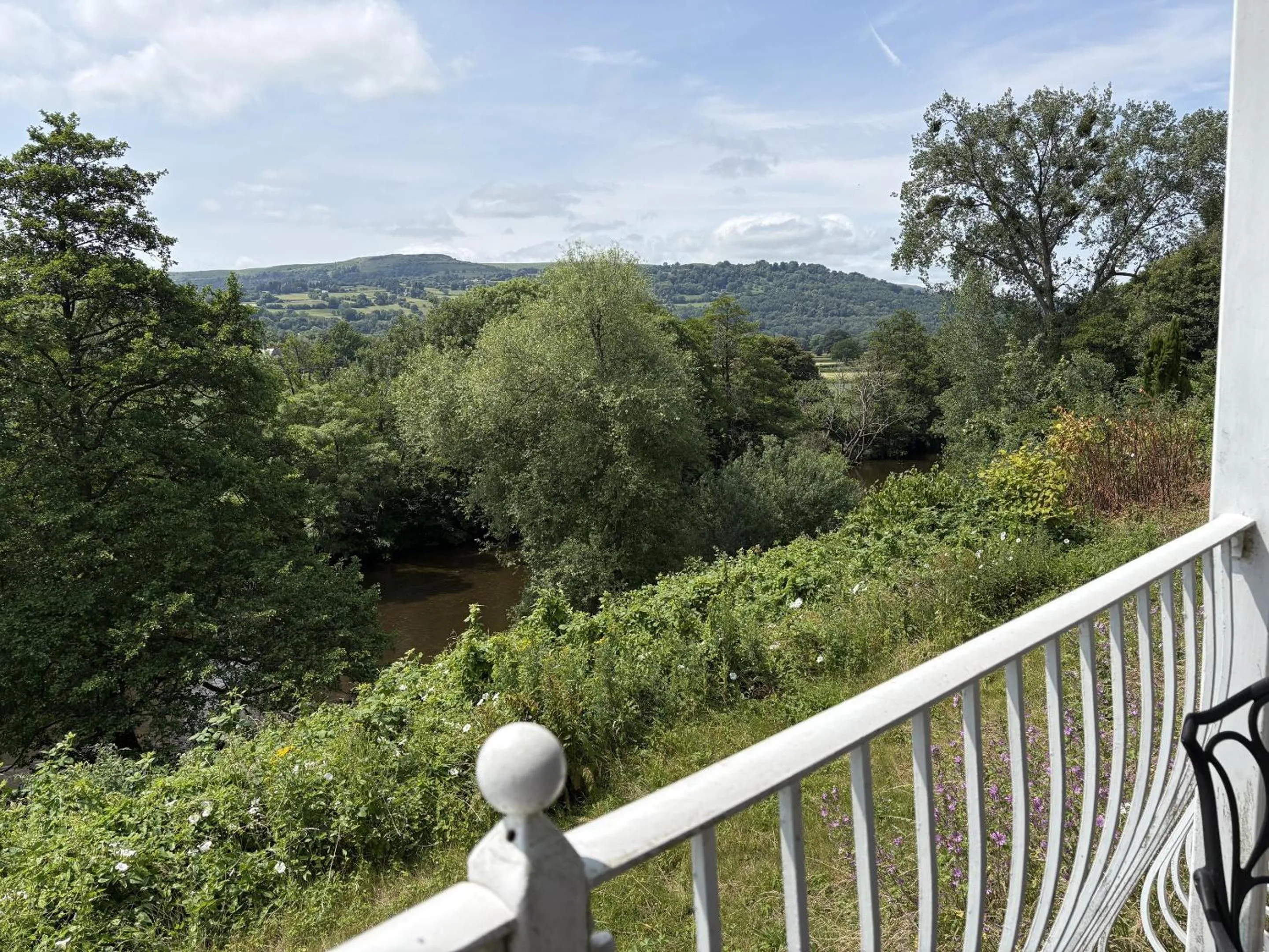 Bedroom in Roadhouse Llanwenarth