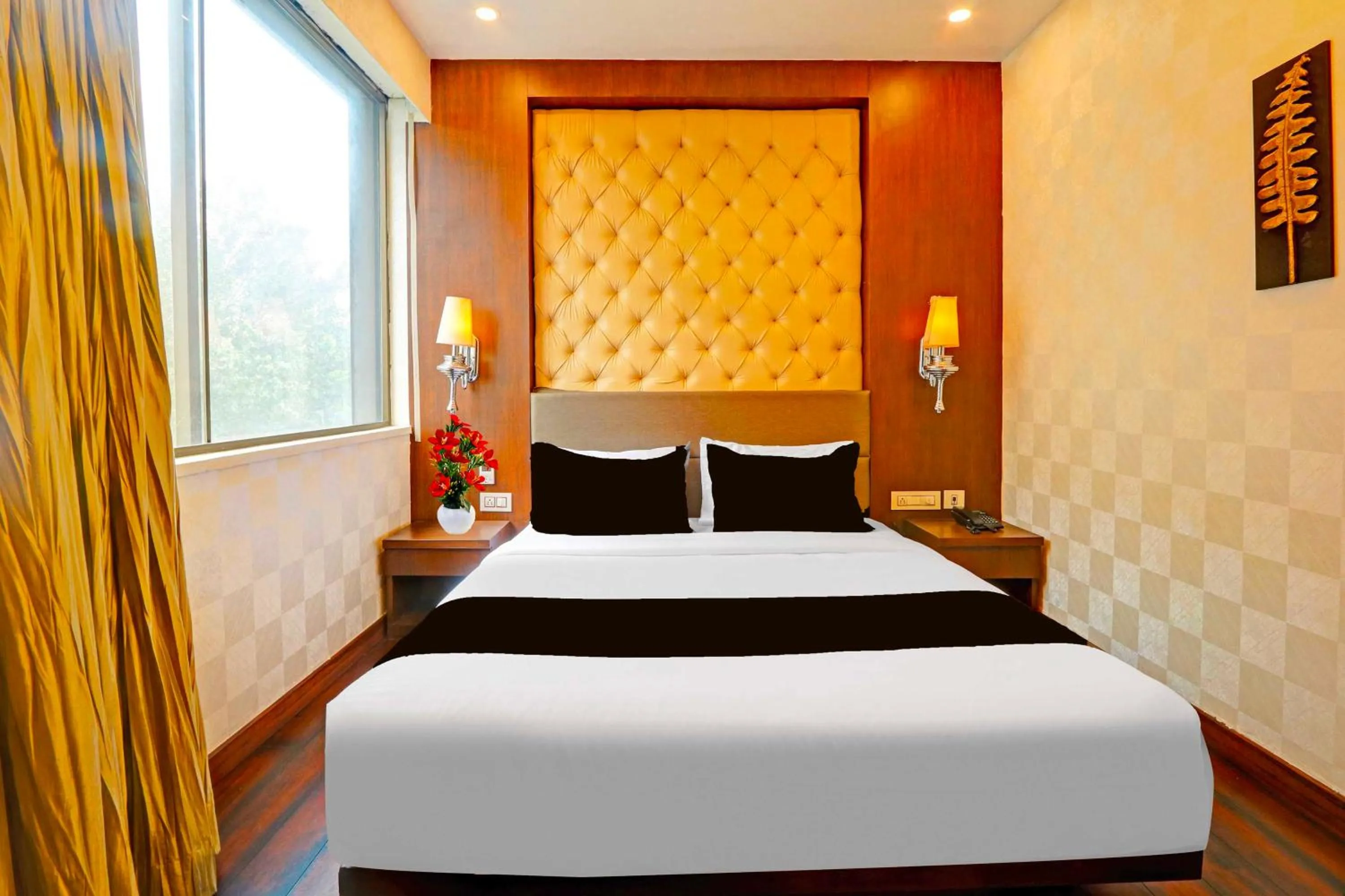 Bedroom, Bed in Townhouse Sitabuldi Railway Station