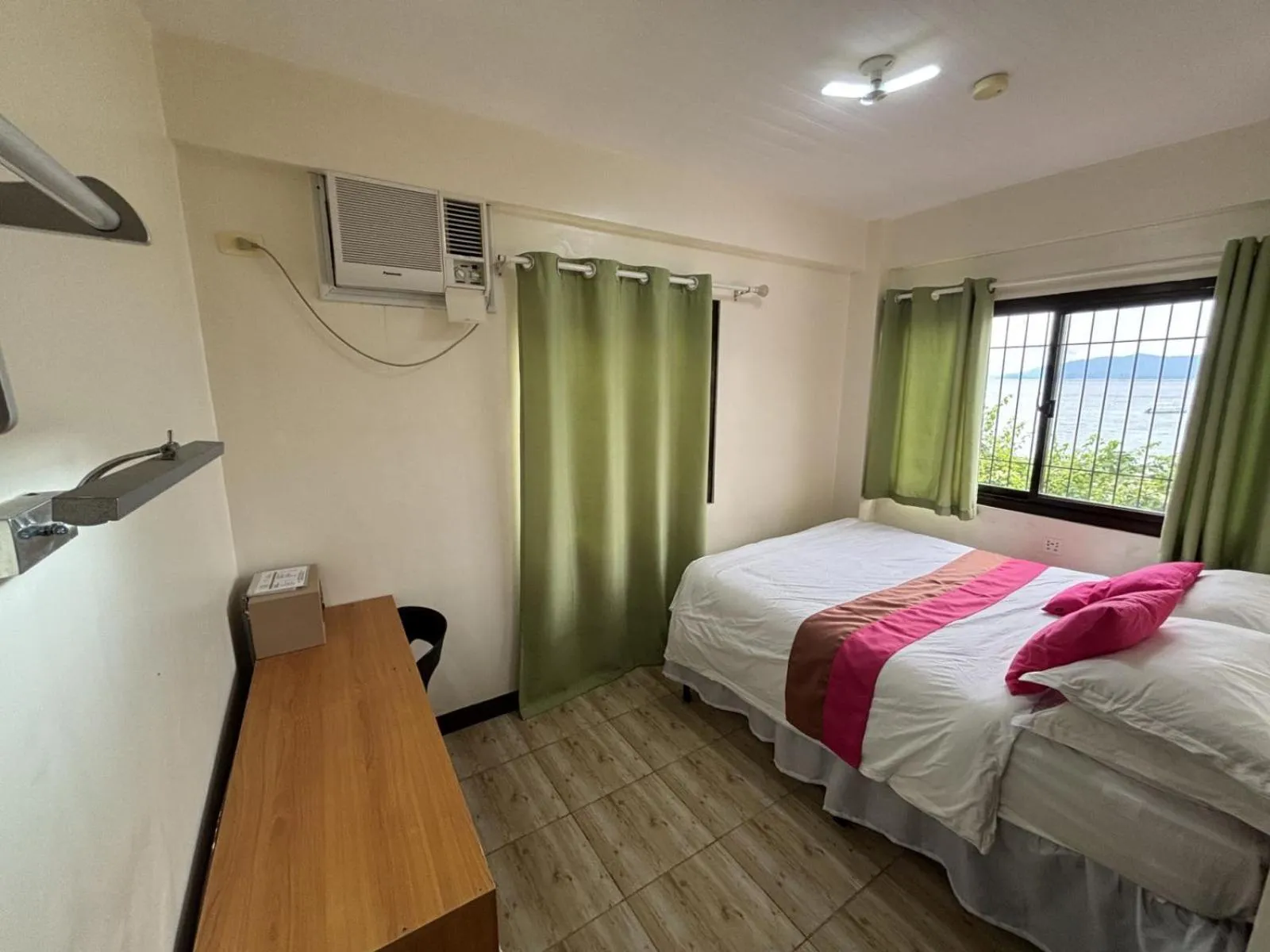 Bed in Pink Ocean Diving Resort Sabang Puerto Galera