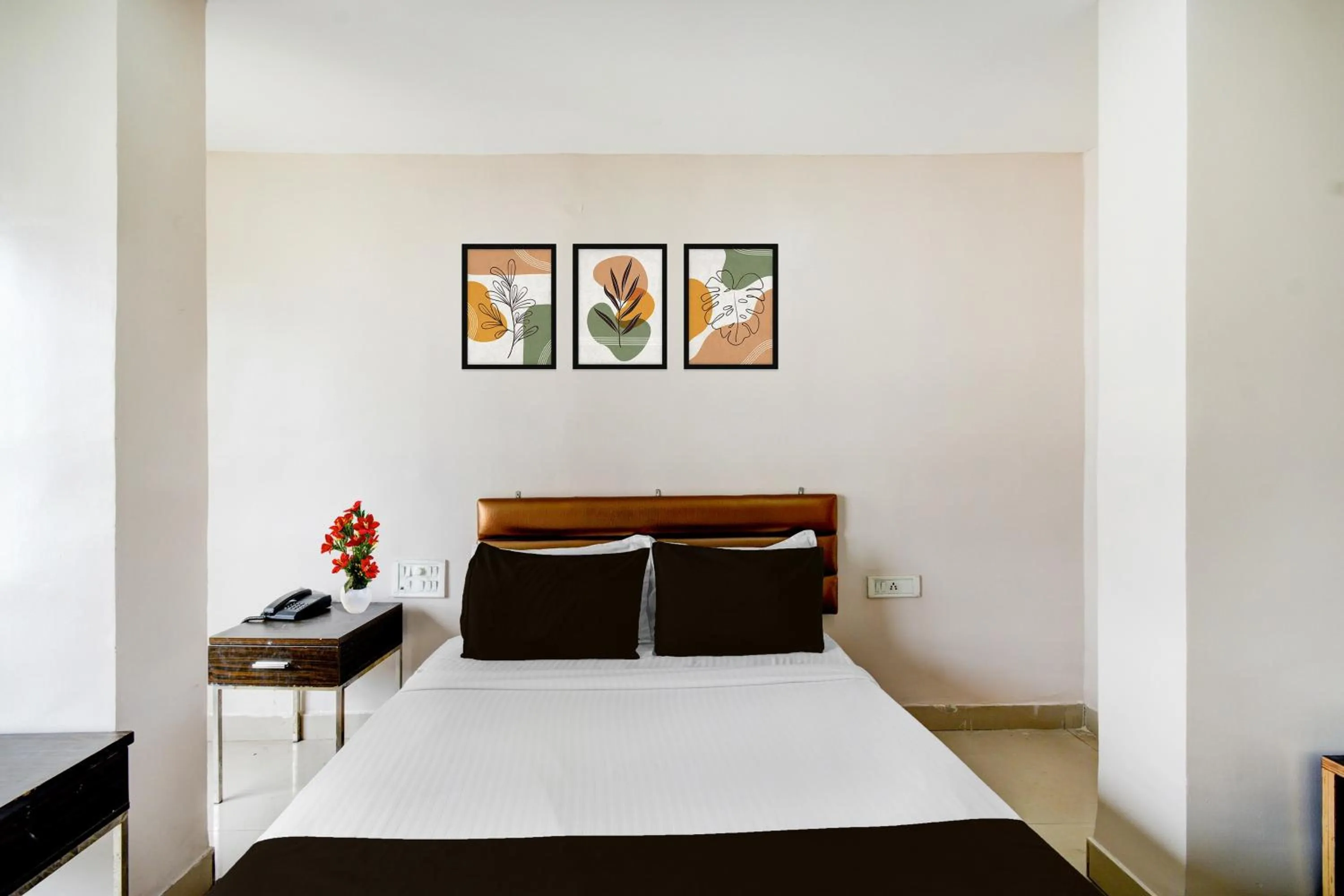Bedroom, Bed in Townhouse Narayanaguda Metro Station Formerly Hotel Anshu Grand