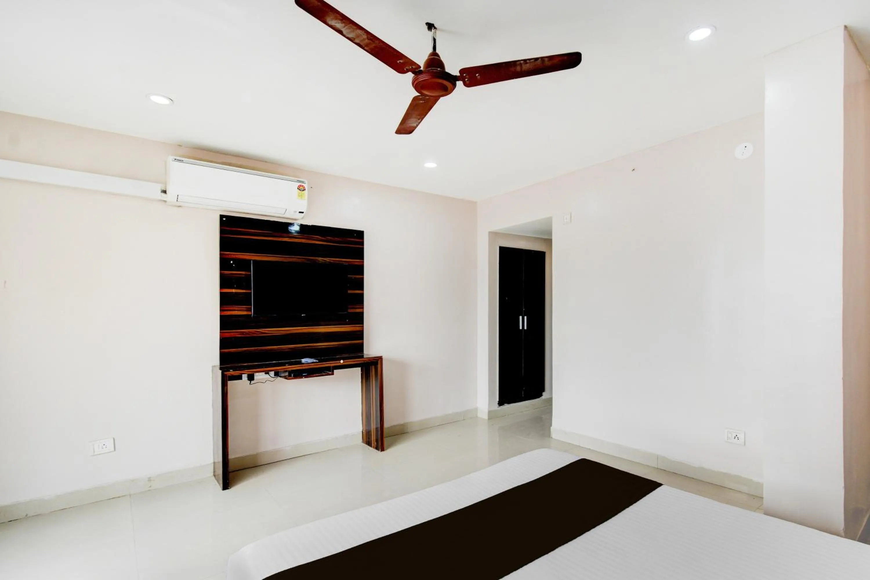 Bedroom, Bed in Townhouse Narayanaguda Metro Station Formerly Hotel Anshu Grand