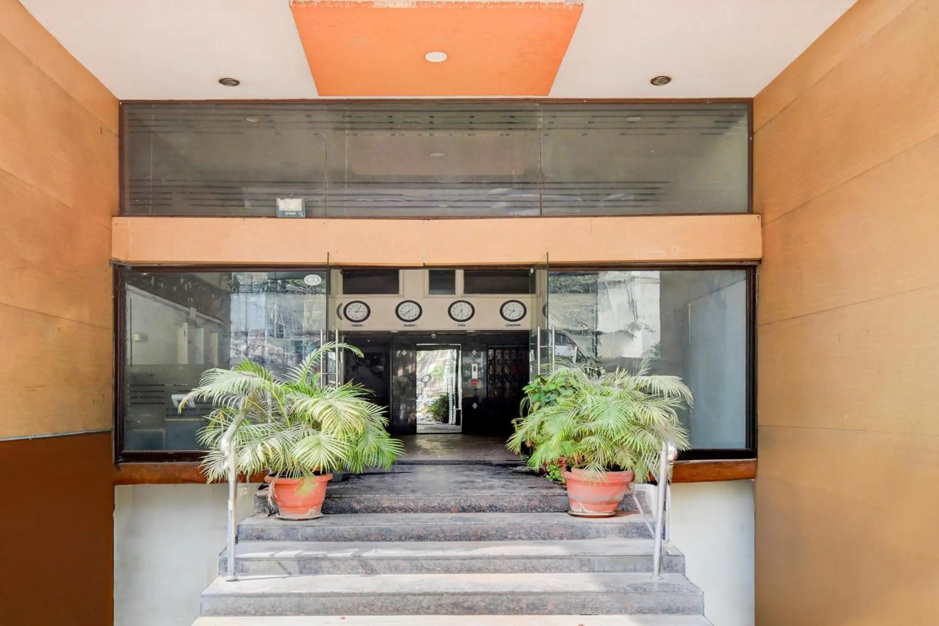Facade/entrance in Super Townhouse Narayanaguda Metro Station Formerly Hotel Anshu Grand Facade/entrance in Super Townhouse Narayanaguda Metro Station Formerly Hotel Anshu Grand