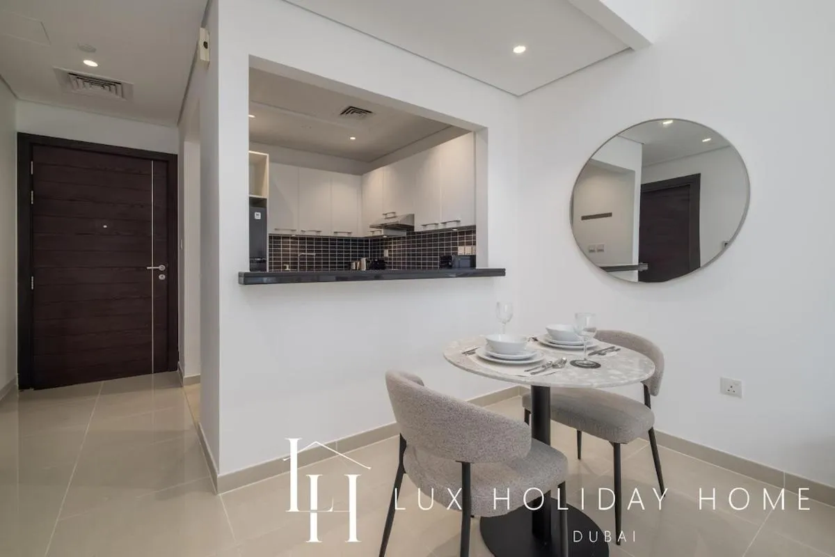 Kitchen or kitchenette in LUX The Silverene Marina View Studio 2