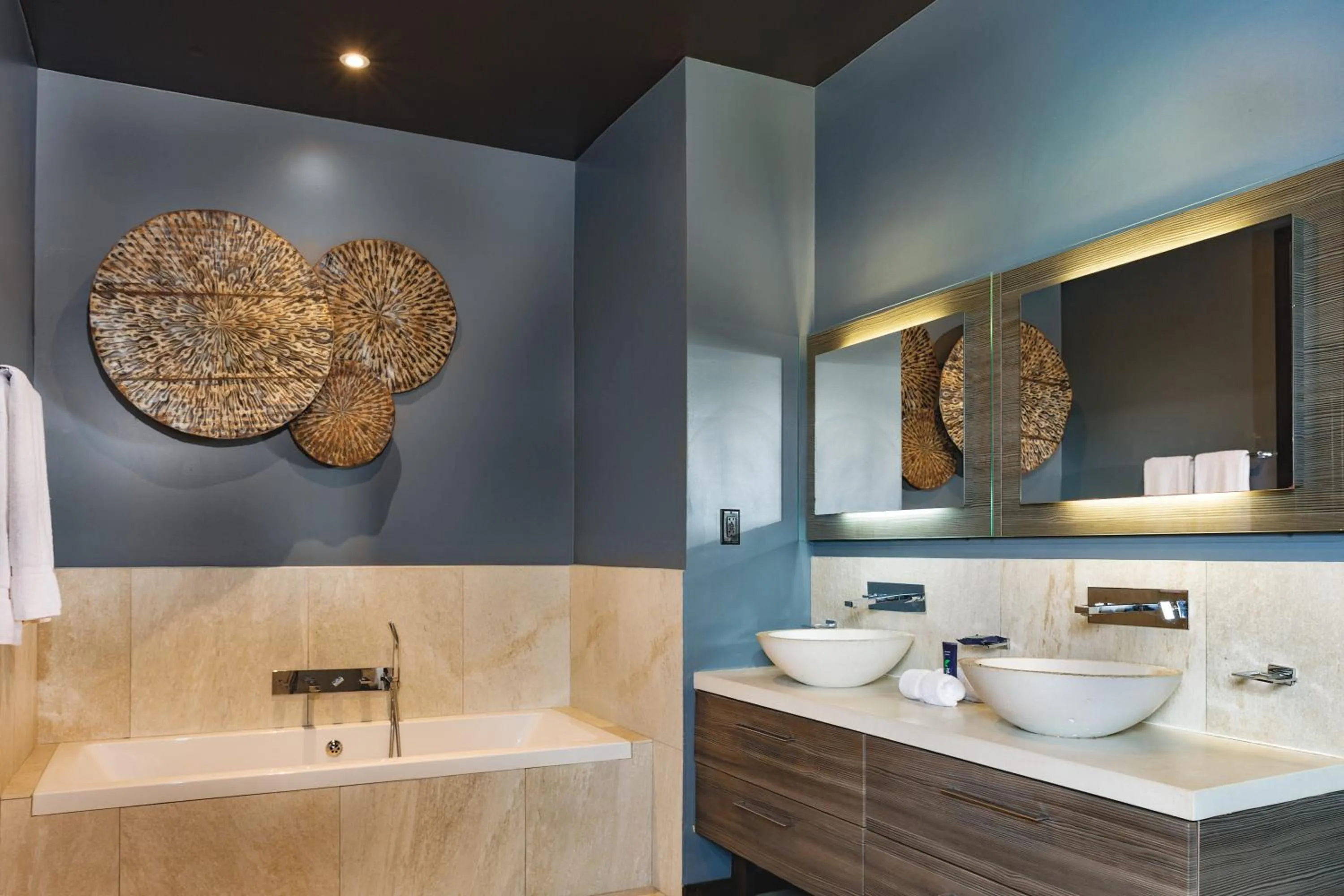 Bathroom in Tamarind Hills Resort & Villas