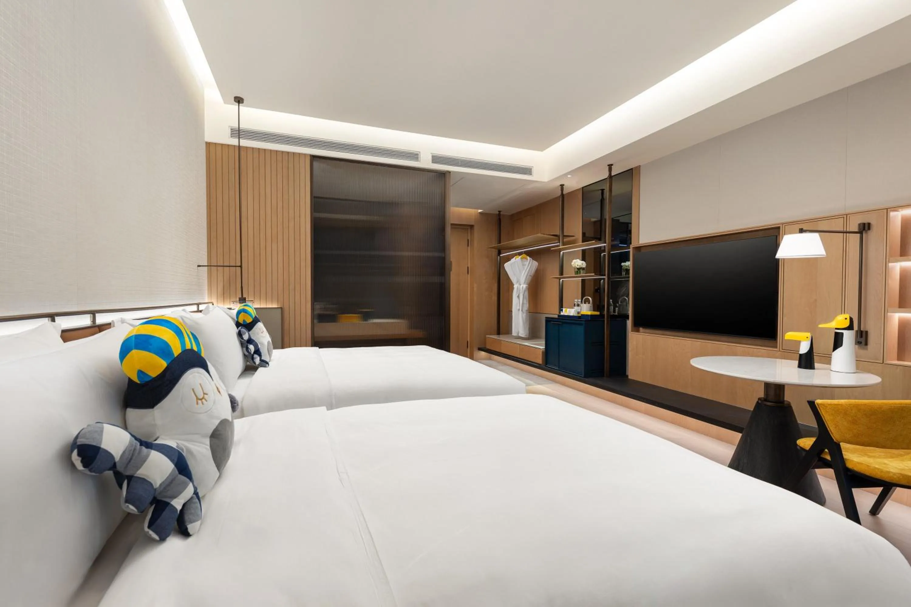 Photo of the whole room, Bed in voco Zhoushan Putuo by IHG