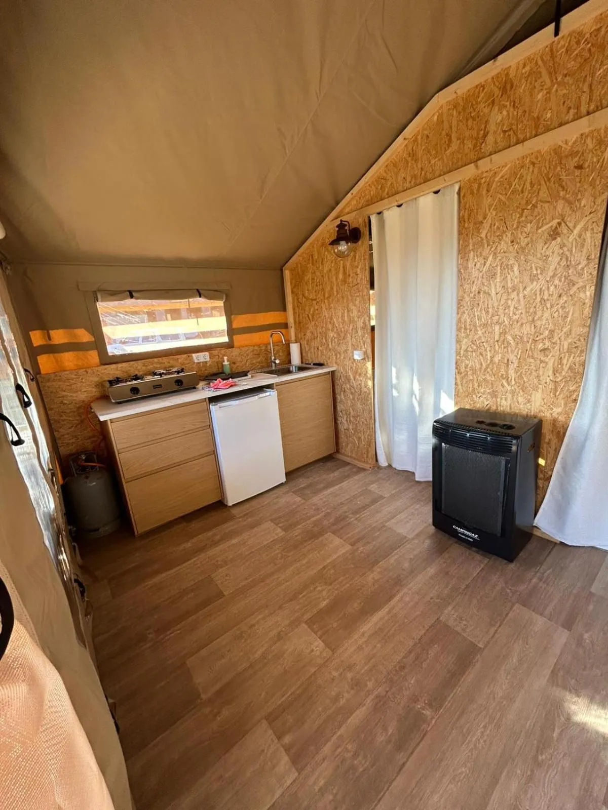 Kitchen or kitchenette in Hotel Masai Mara Appartements & Glamping