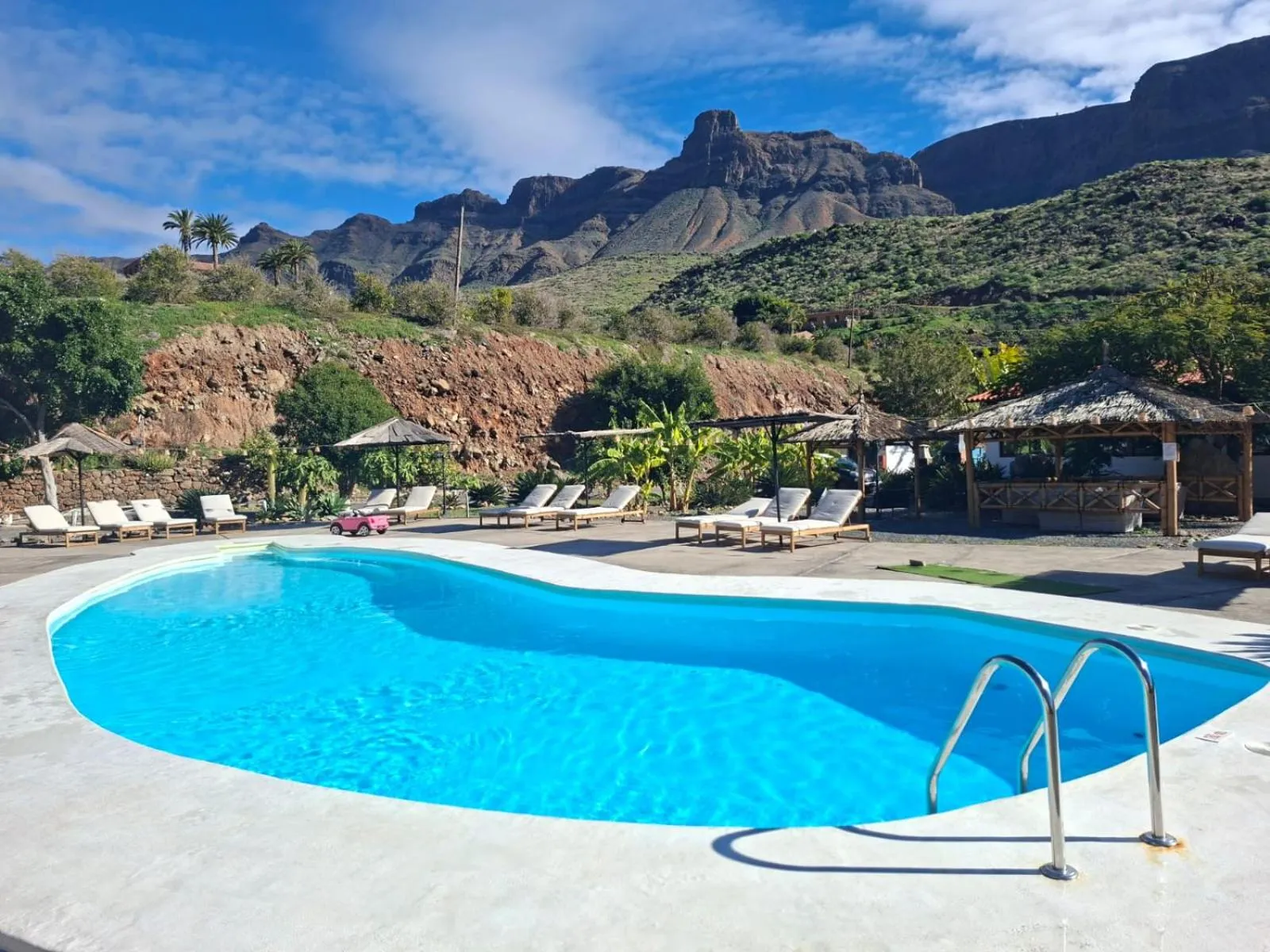 Swimming pool in Hotel Masai Mara Appartements & Glamping