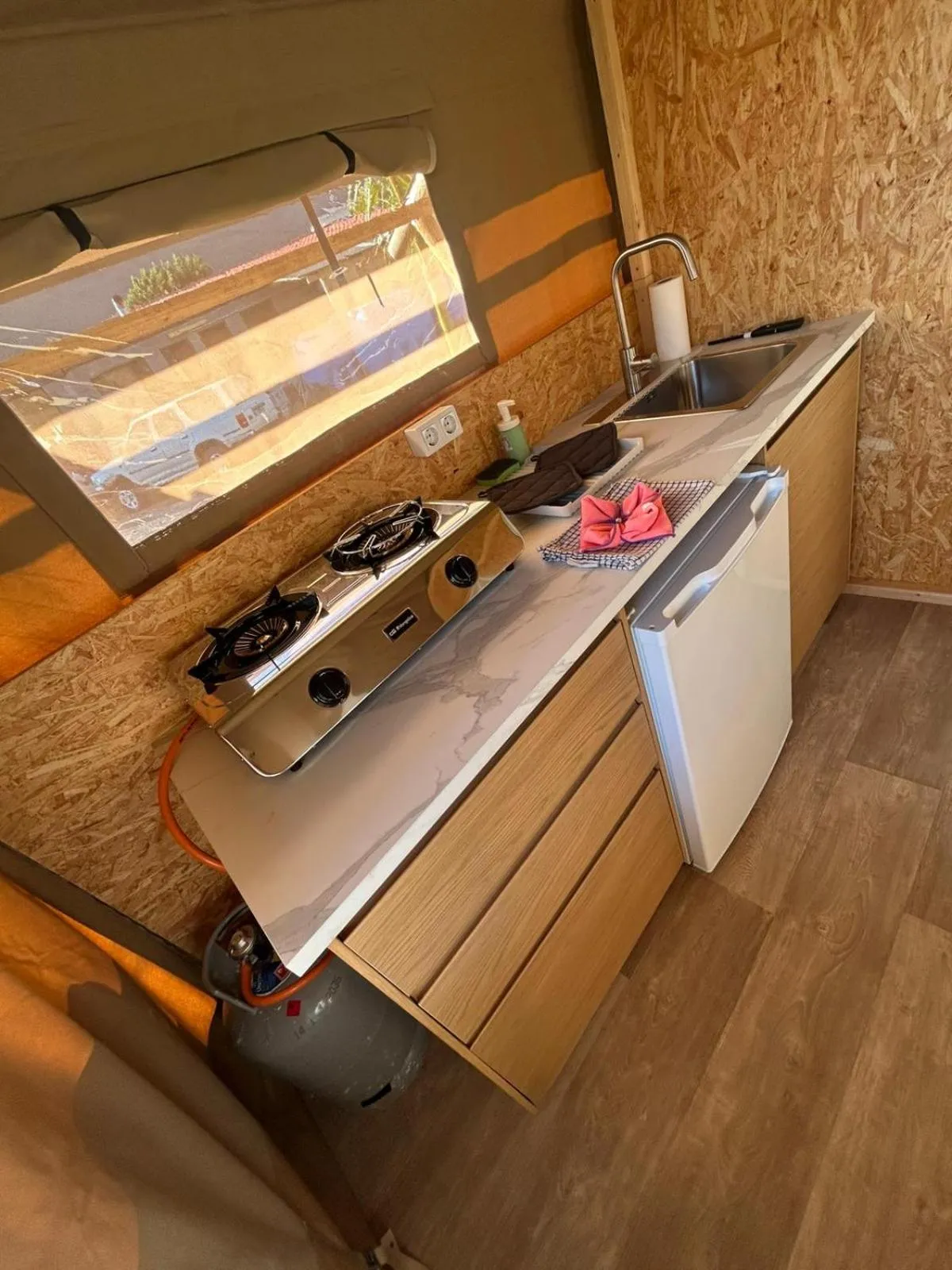 Kitchen or kitchenette in Hotel Masai Mara Appartements & Glamping