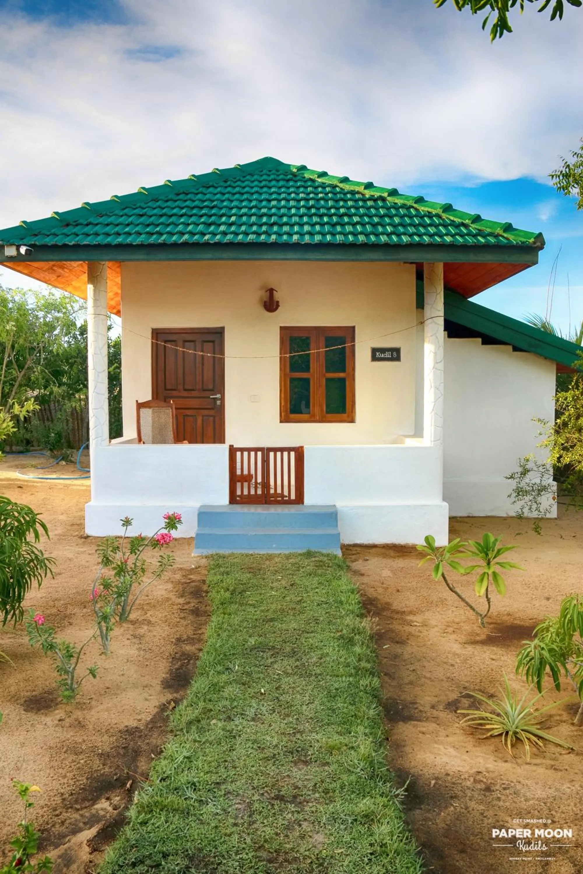 Photo of the whole room in Paper Moon Kudils