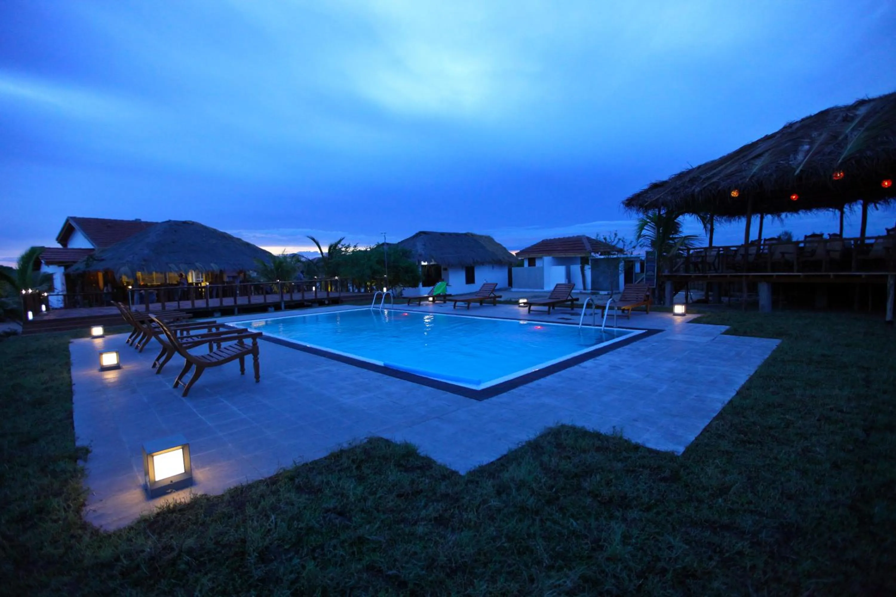 Pool view in Paper Moon Kudils