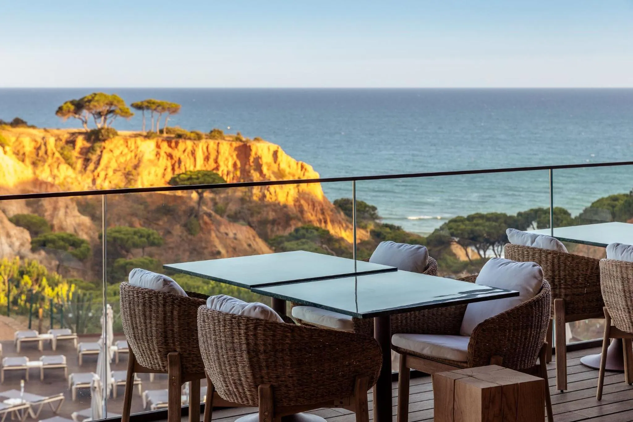 Restaurant/places to eat in 3HB Falesia Beach