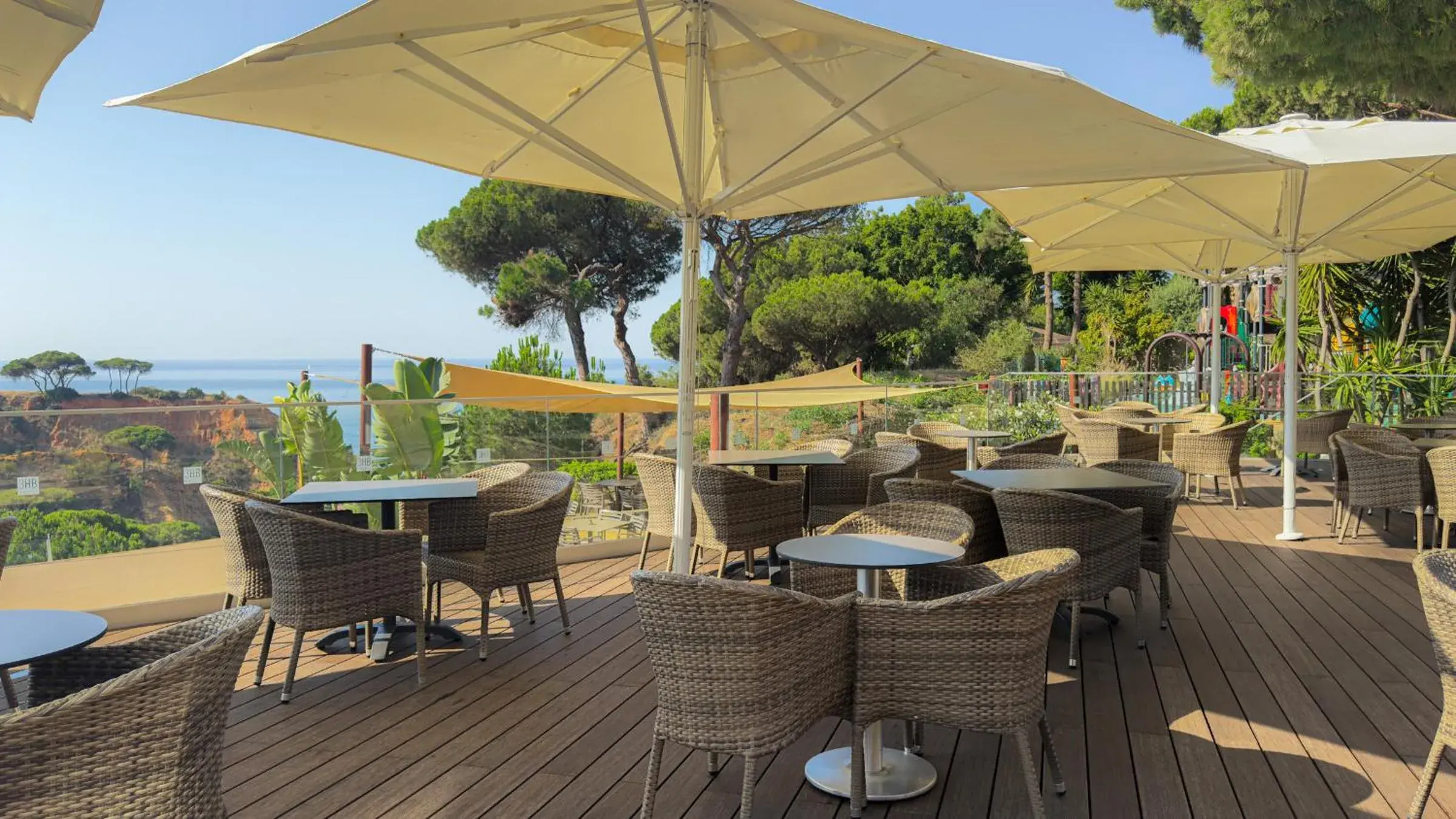 Lounge or bar in 3HB Falesia Beach Lounge or bar in 3HB Falesia Beach