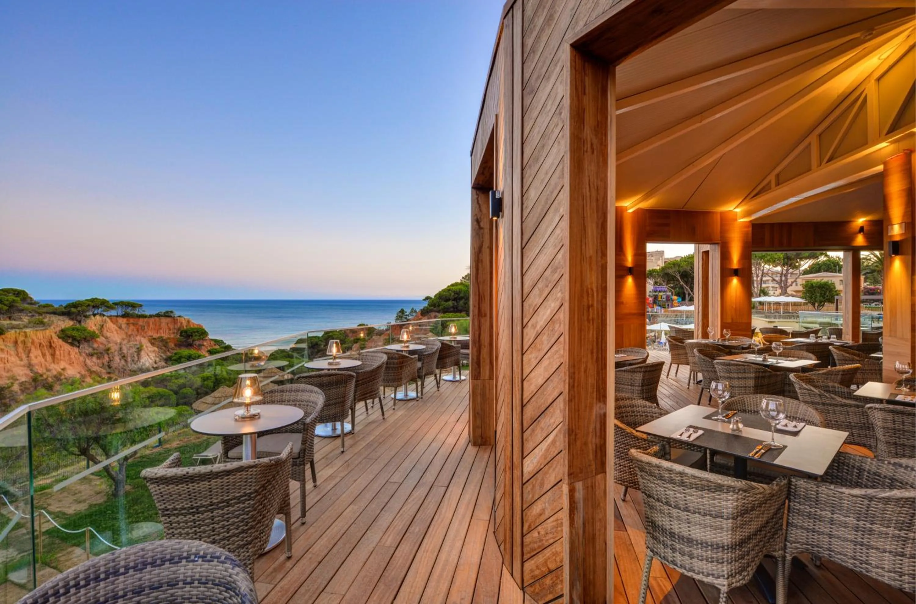 Restaurant/places to eat in 3HB Falesia Beach