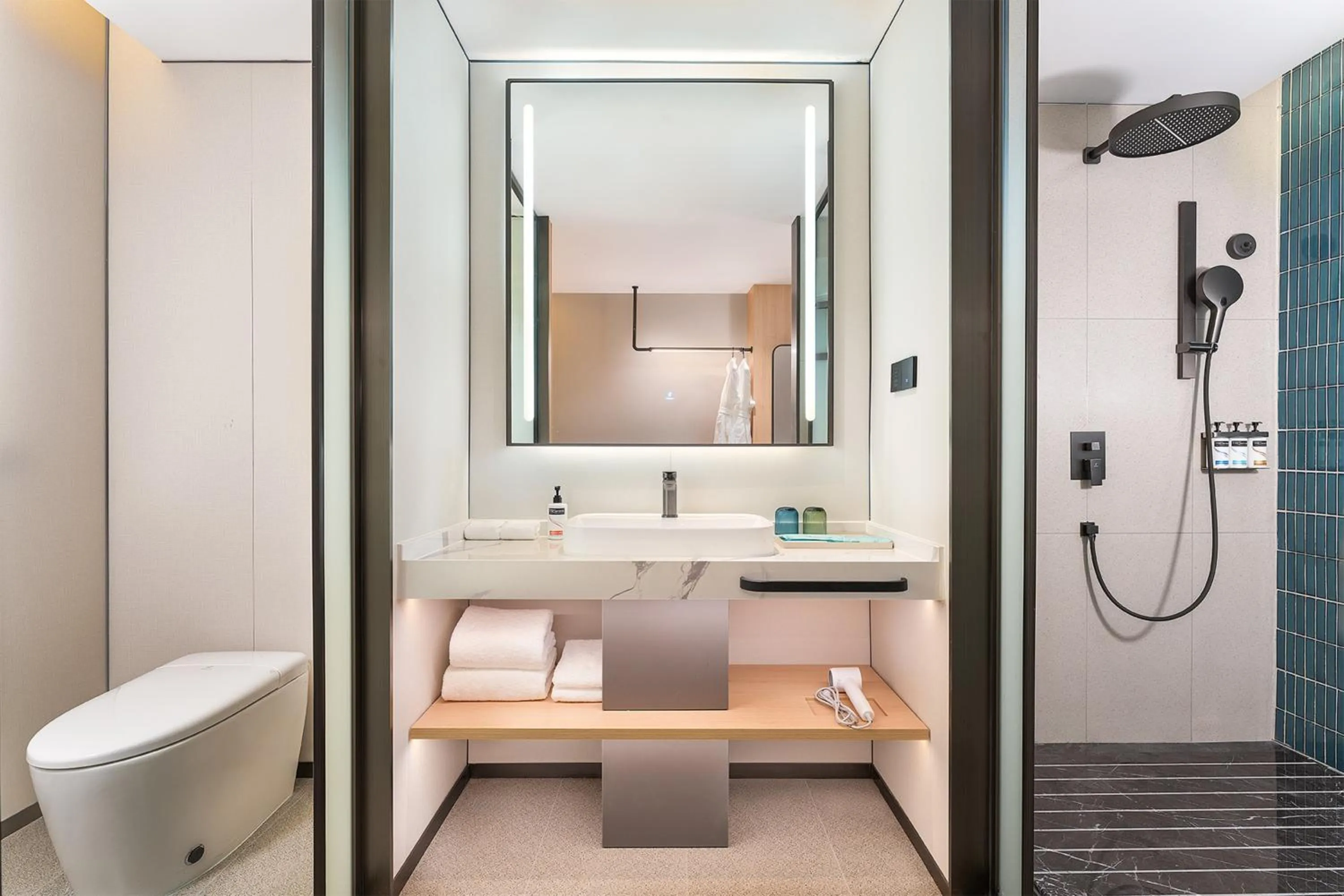 Photo of the whole room in Holiday Inn Express Lijiang Ancient Town by IHG