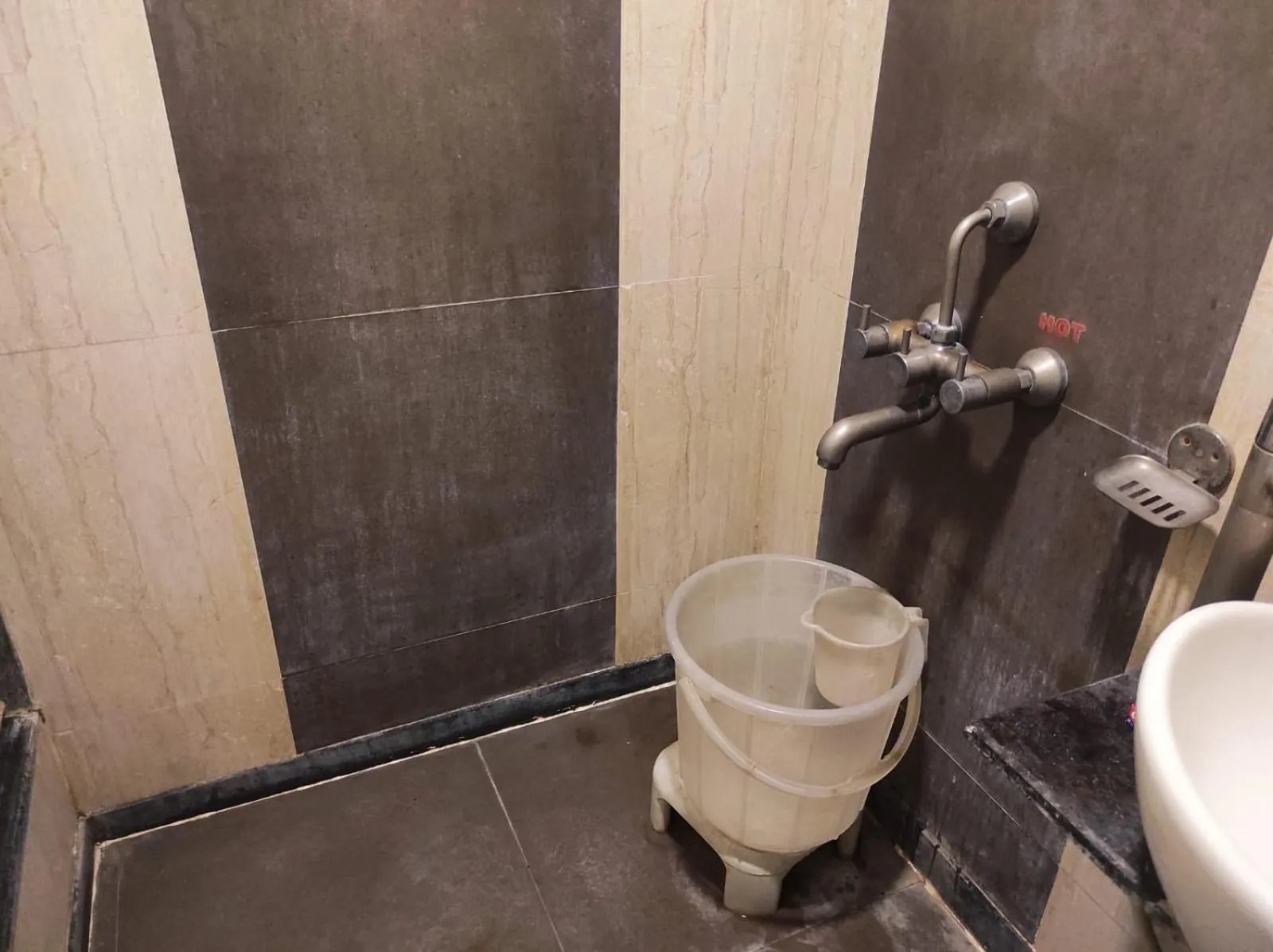 Bathroom in Hotel Vaishnavi