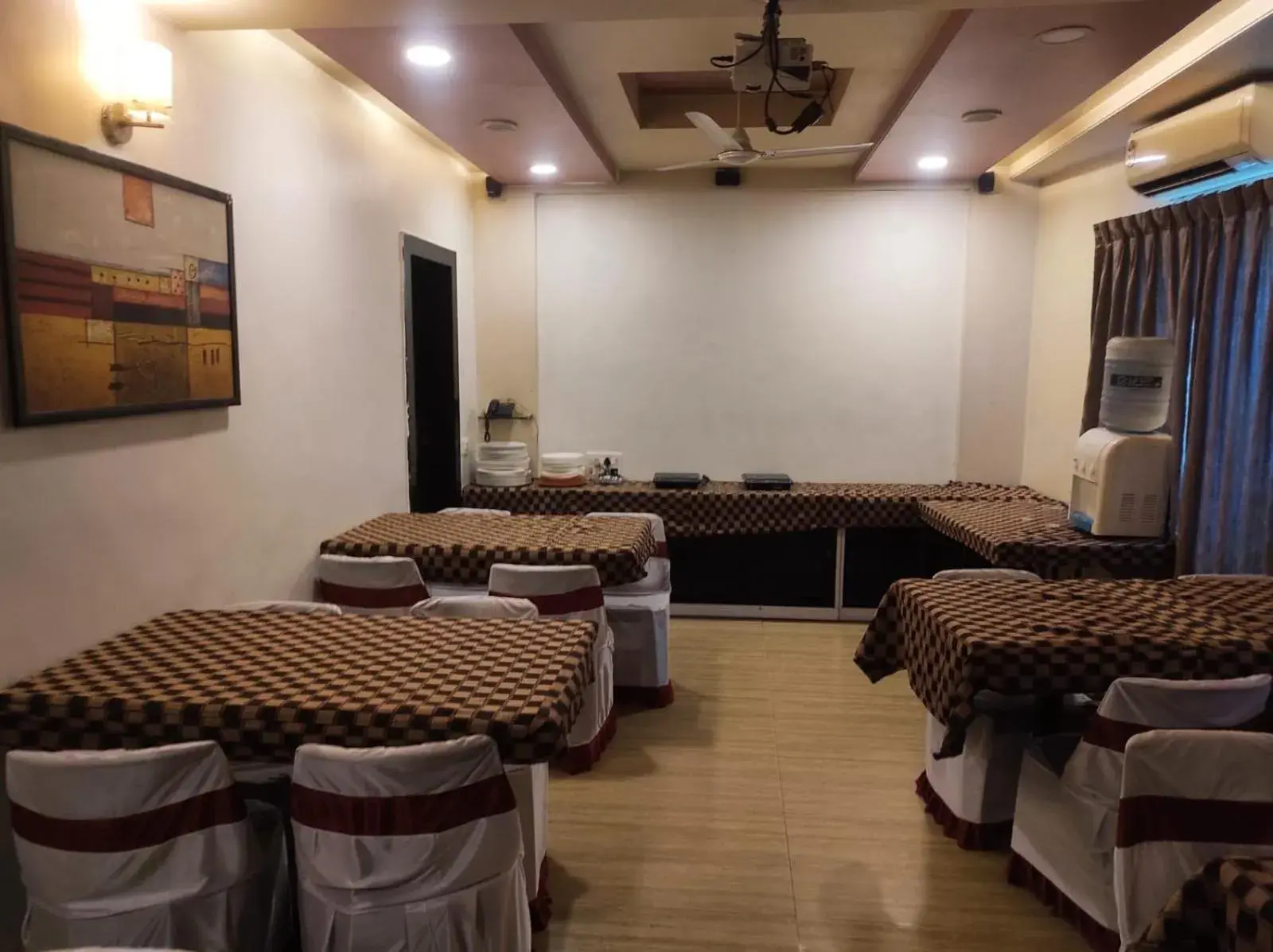 Restaurant/places to eat in Hotel Vaishnavi Restaurant/places to eat in Hotel Vaishnavi