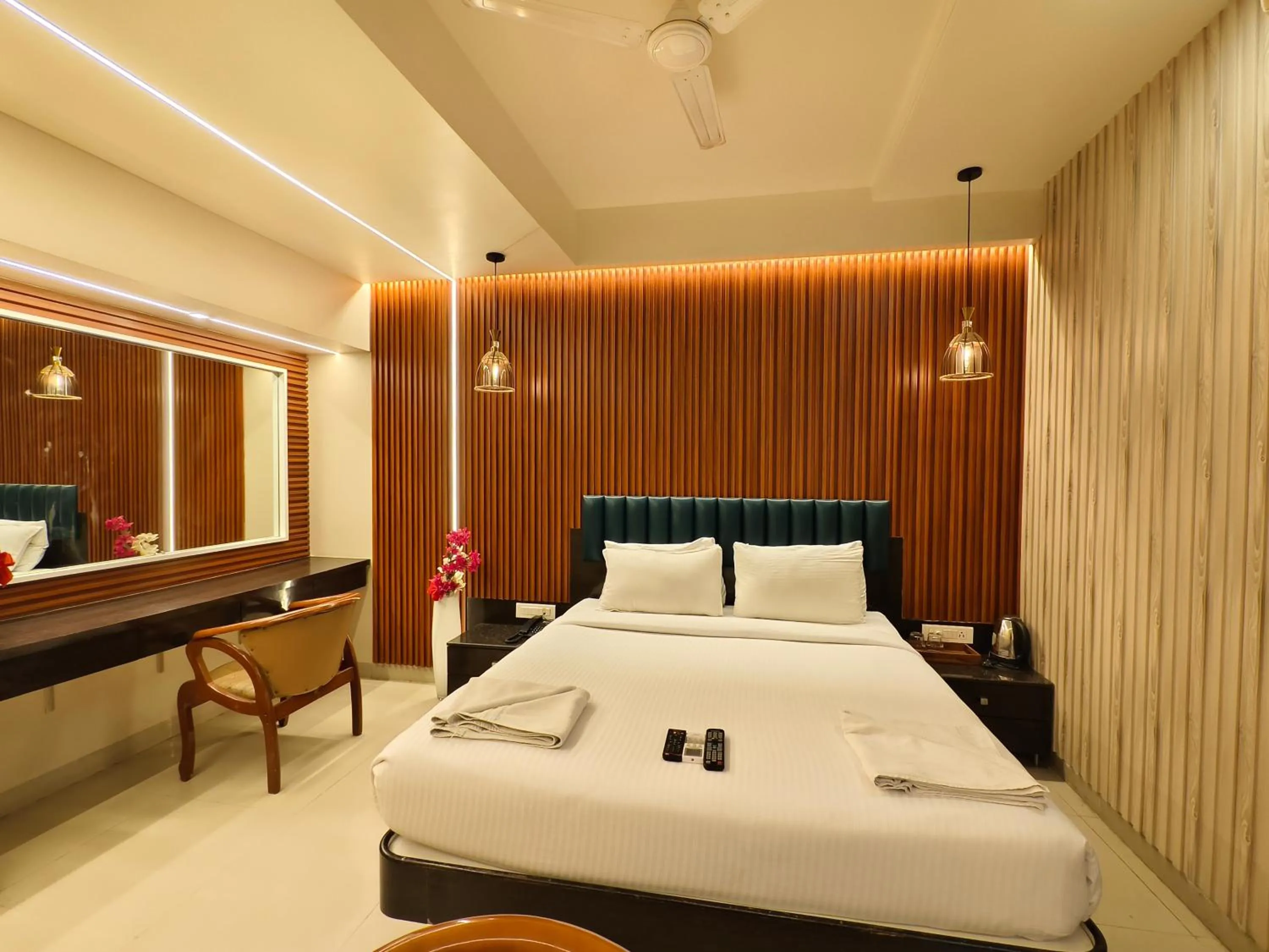 View (from property/room), Bed in Hotel Vaishnavi