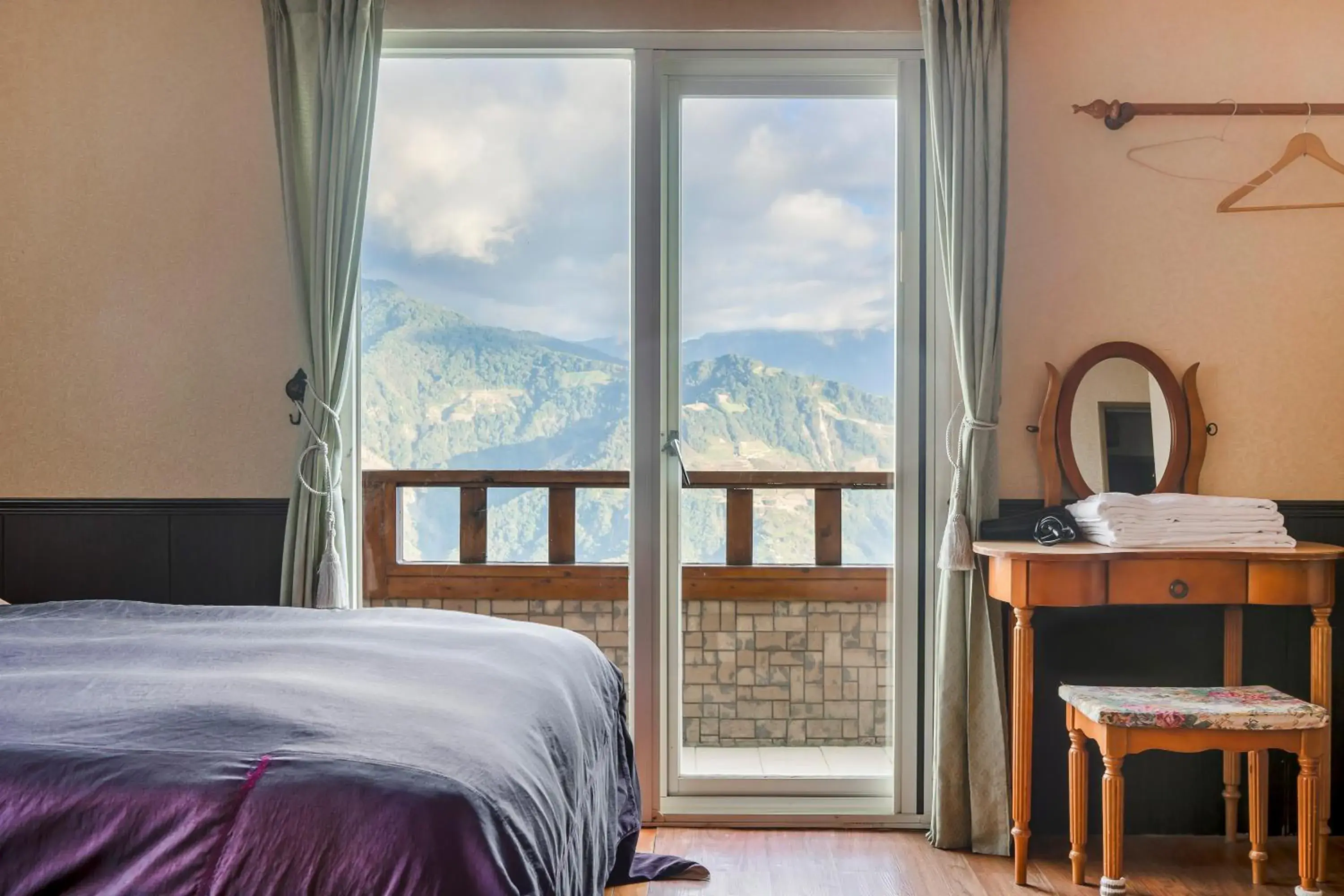 Photo of the whole room, Bed in Chingjing New Paradise B&B Photo of the whole room, Bed in Chingjing New Paradise B&B