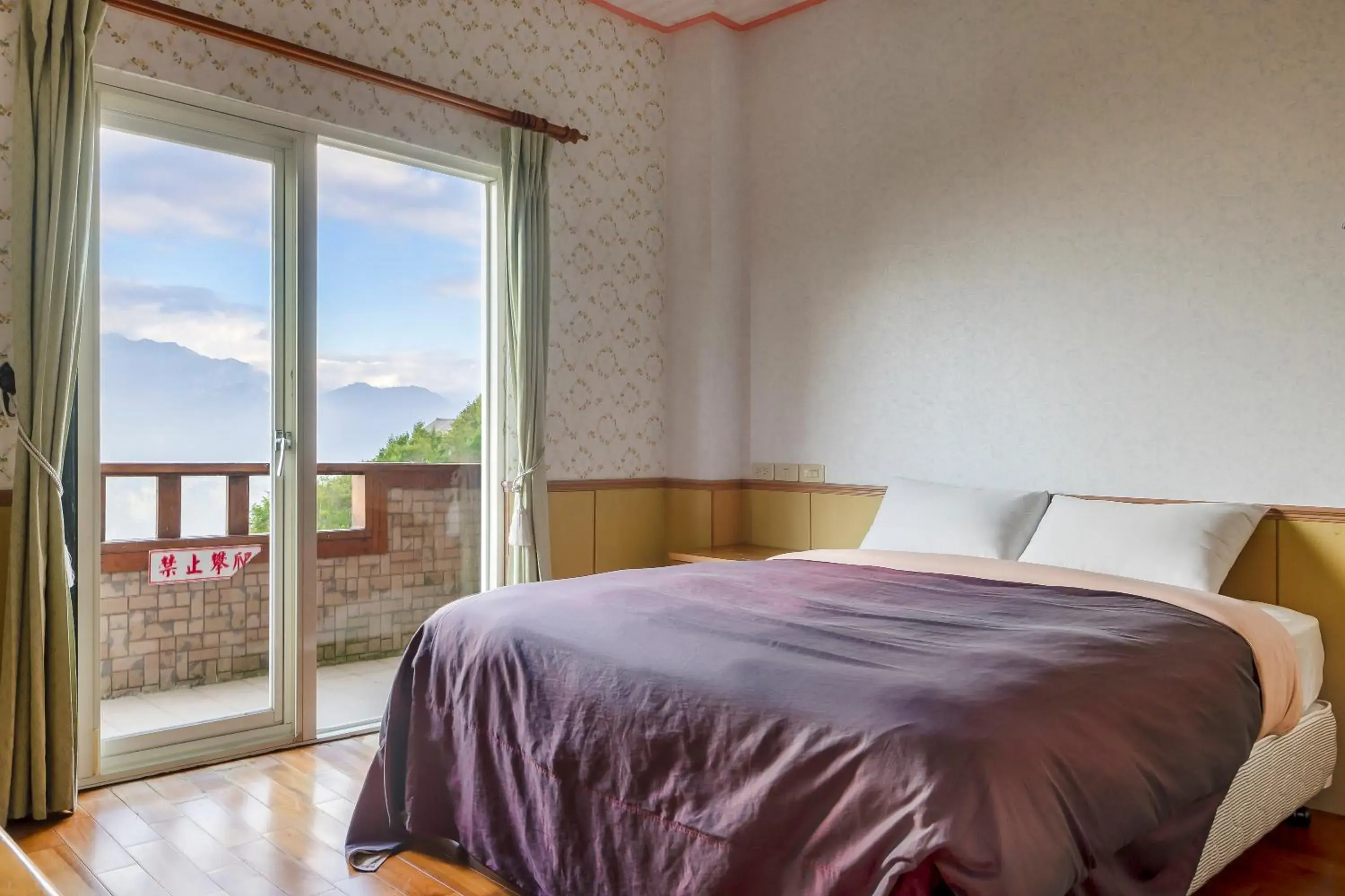 Bed in Chingjing New Paradise B&B Bed in Chingjing New Paradise B&B