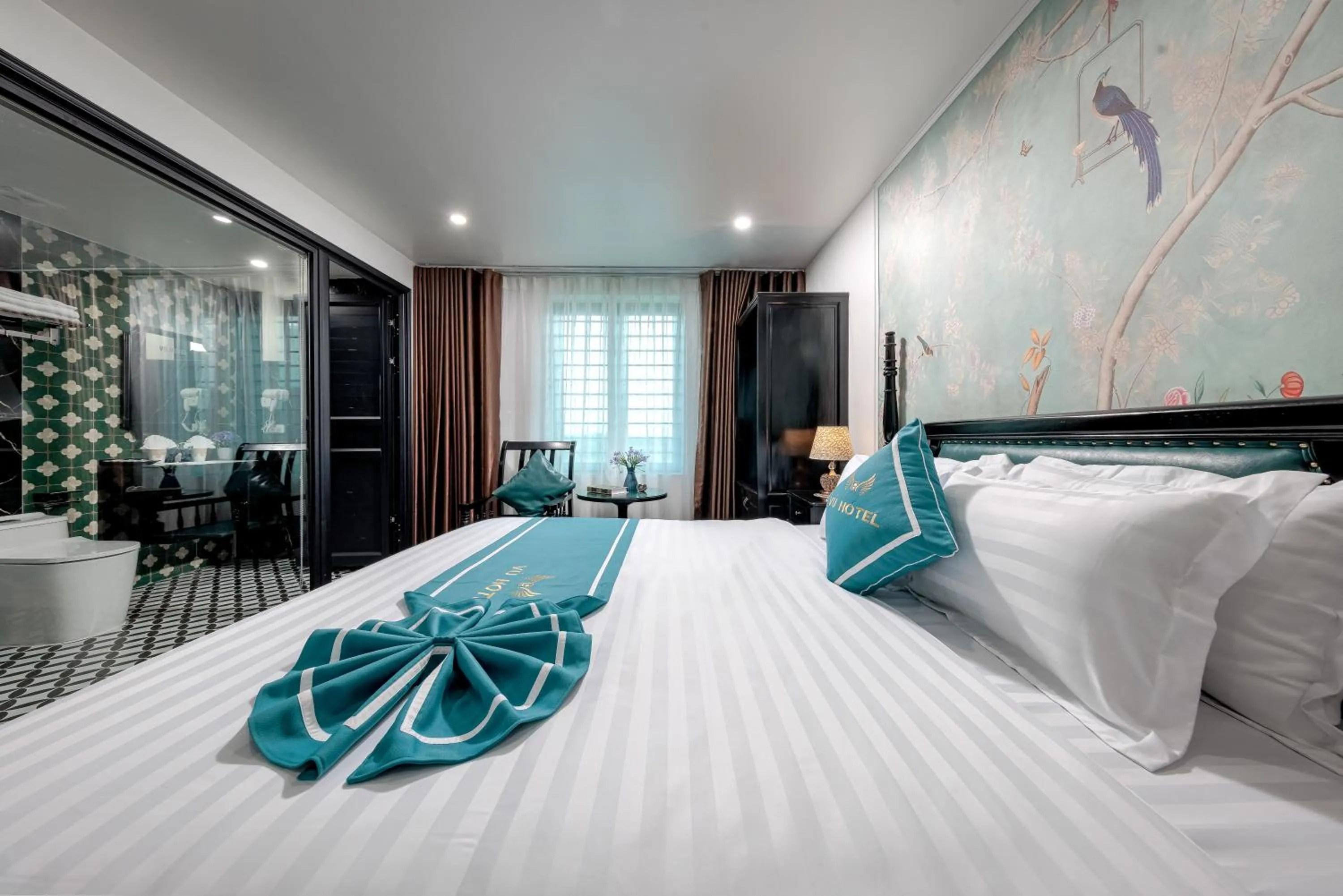 Deluxe Double Room with Bath in Vũ Hotel