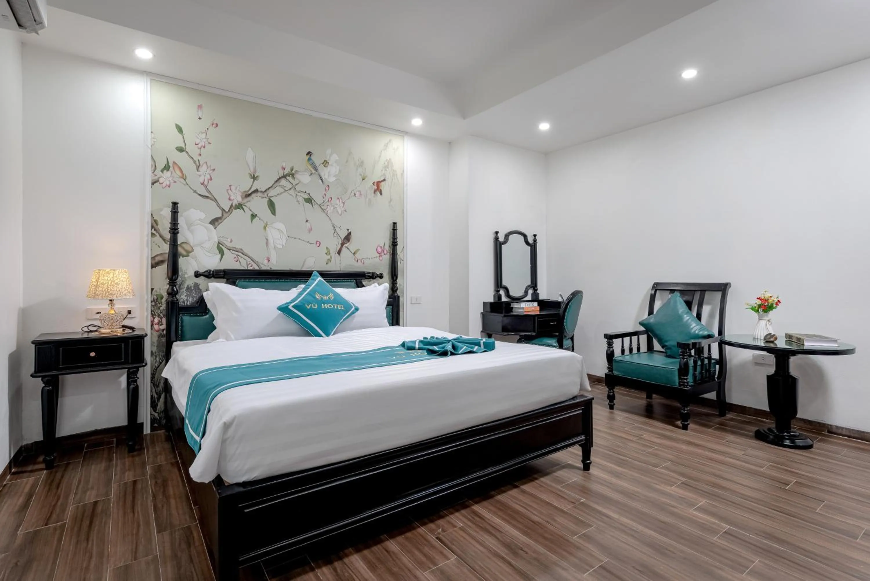 Deluxe King Room in Vũ Hotel