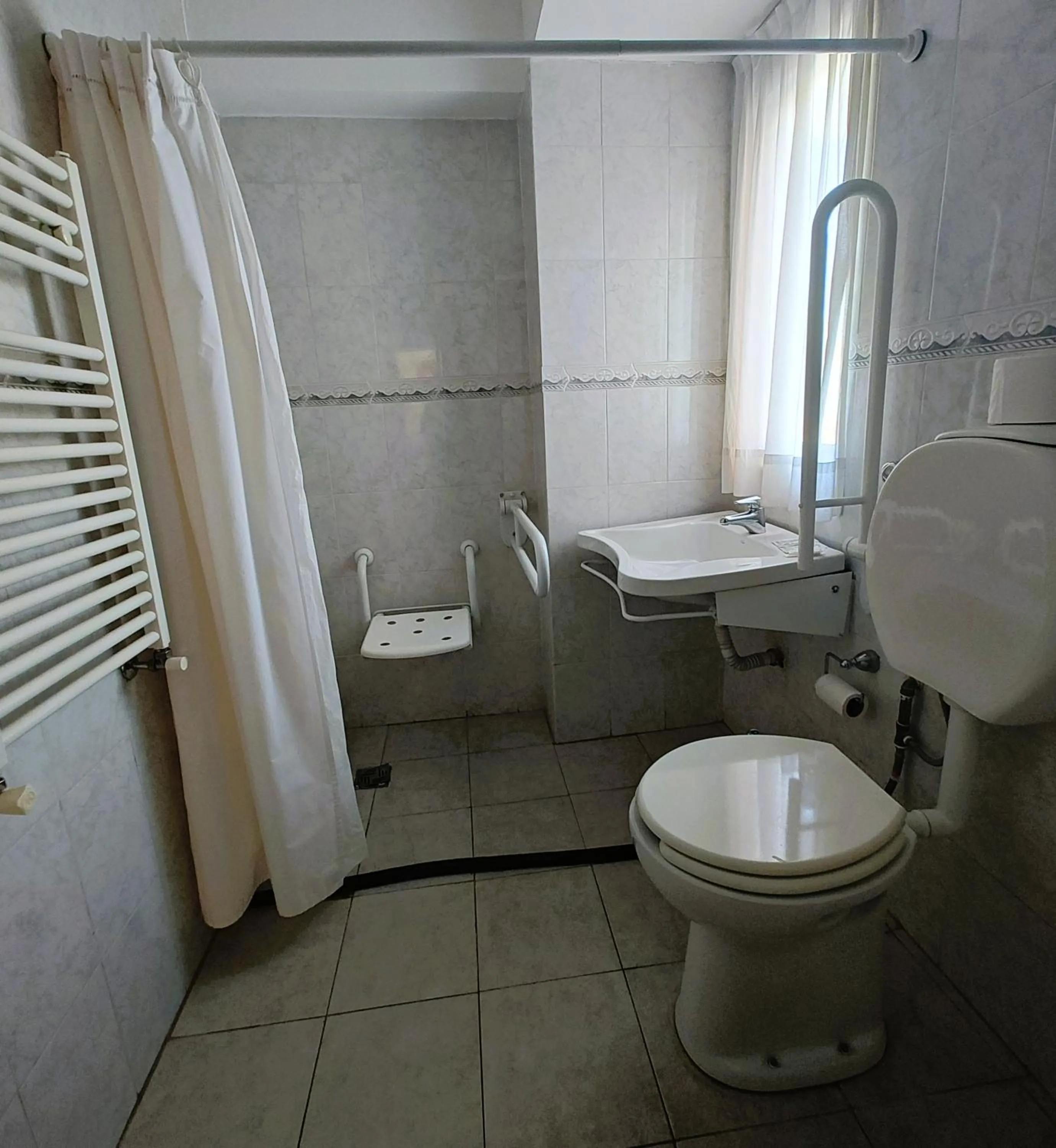 Shower in Hotel El Cortijo