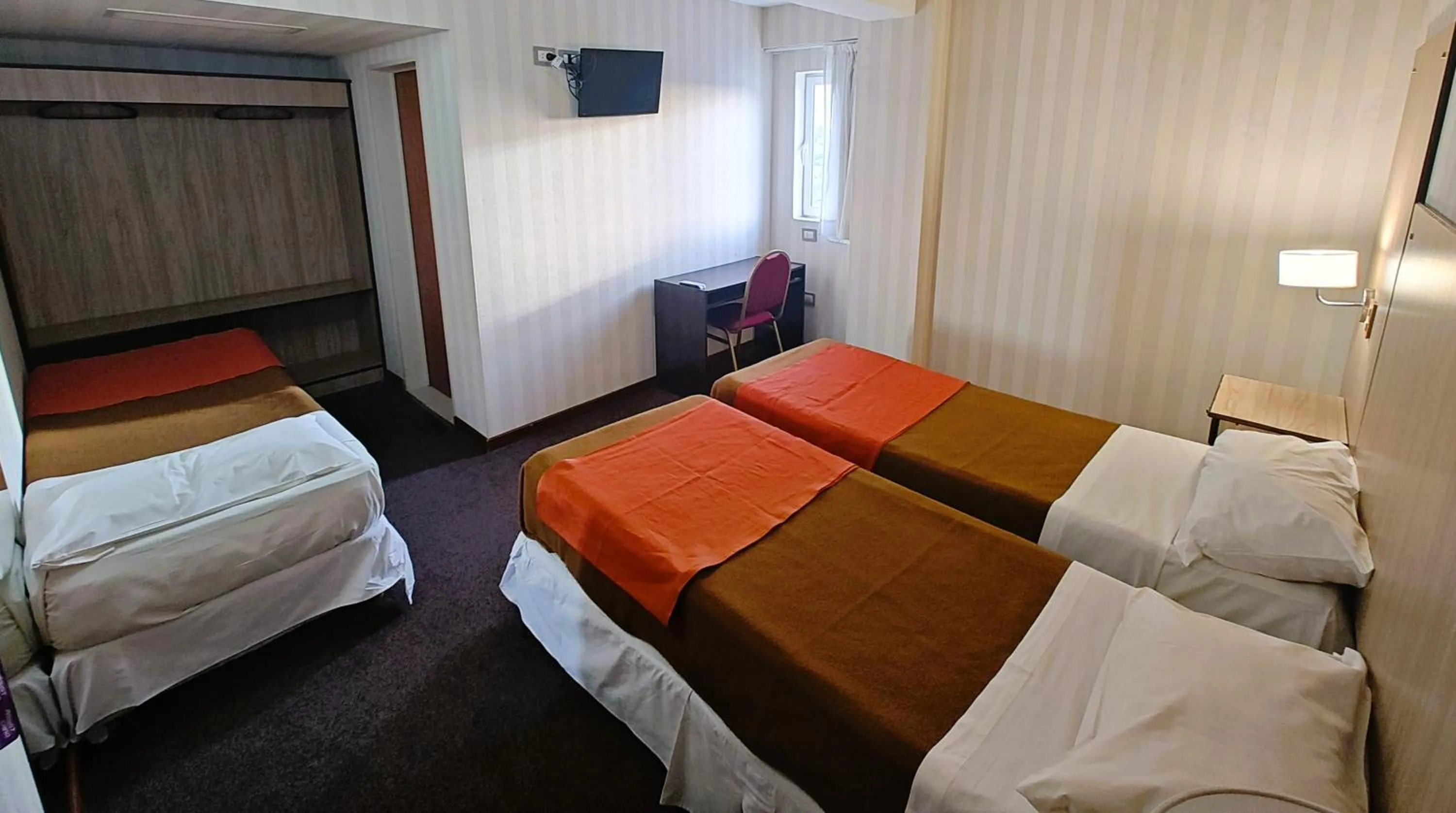 Bed in Hotel El Cortijo