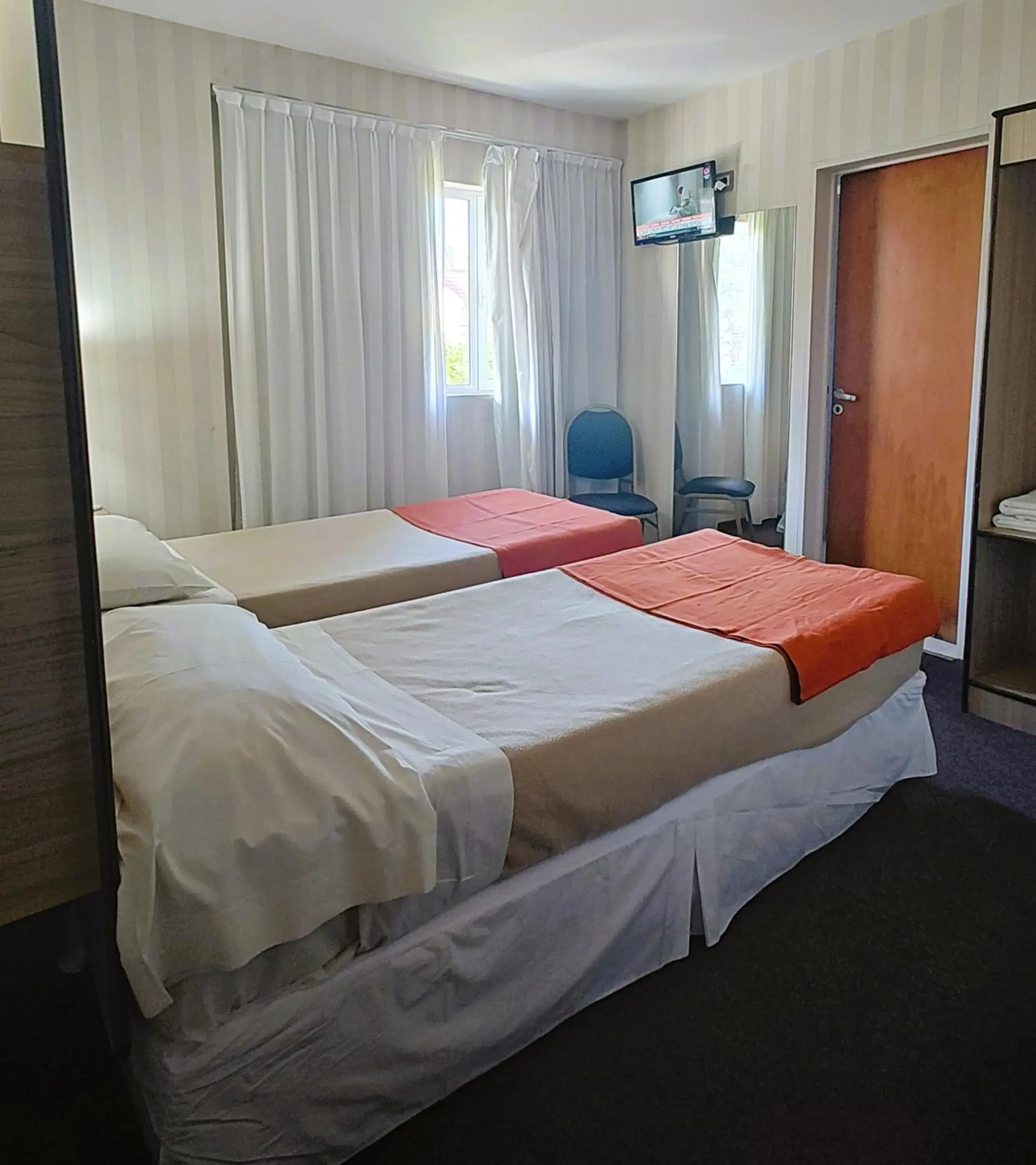 Superior Twin Room - single occupancy in Hotel El Cortijo Superior Twin Room - single occupancy in Hotel El Cortijo