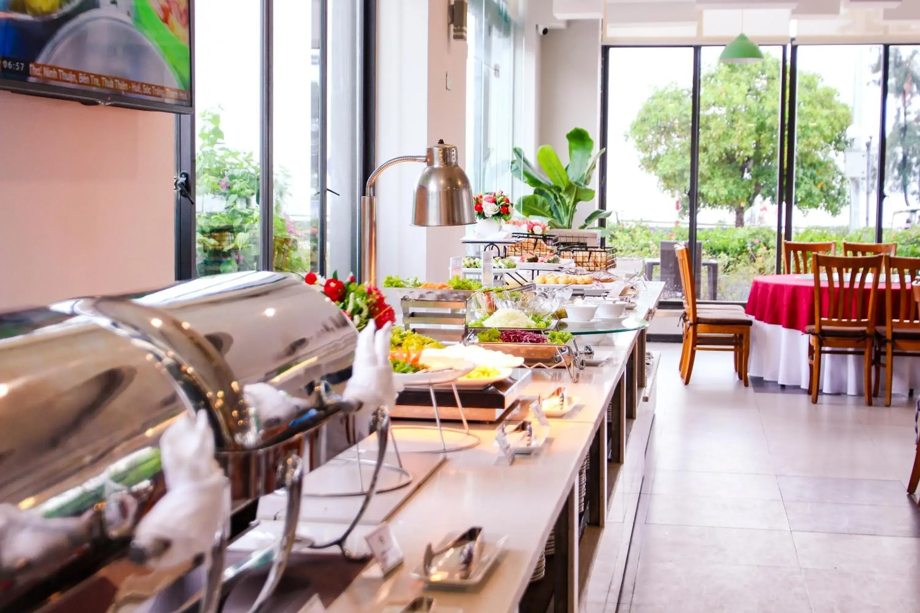 Restaurant/places to eat in Dragon Sea Hotel Restaurant/places to eat in Dragon Sea Hotel