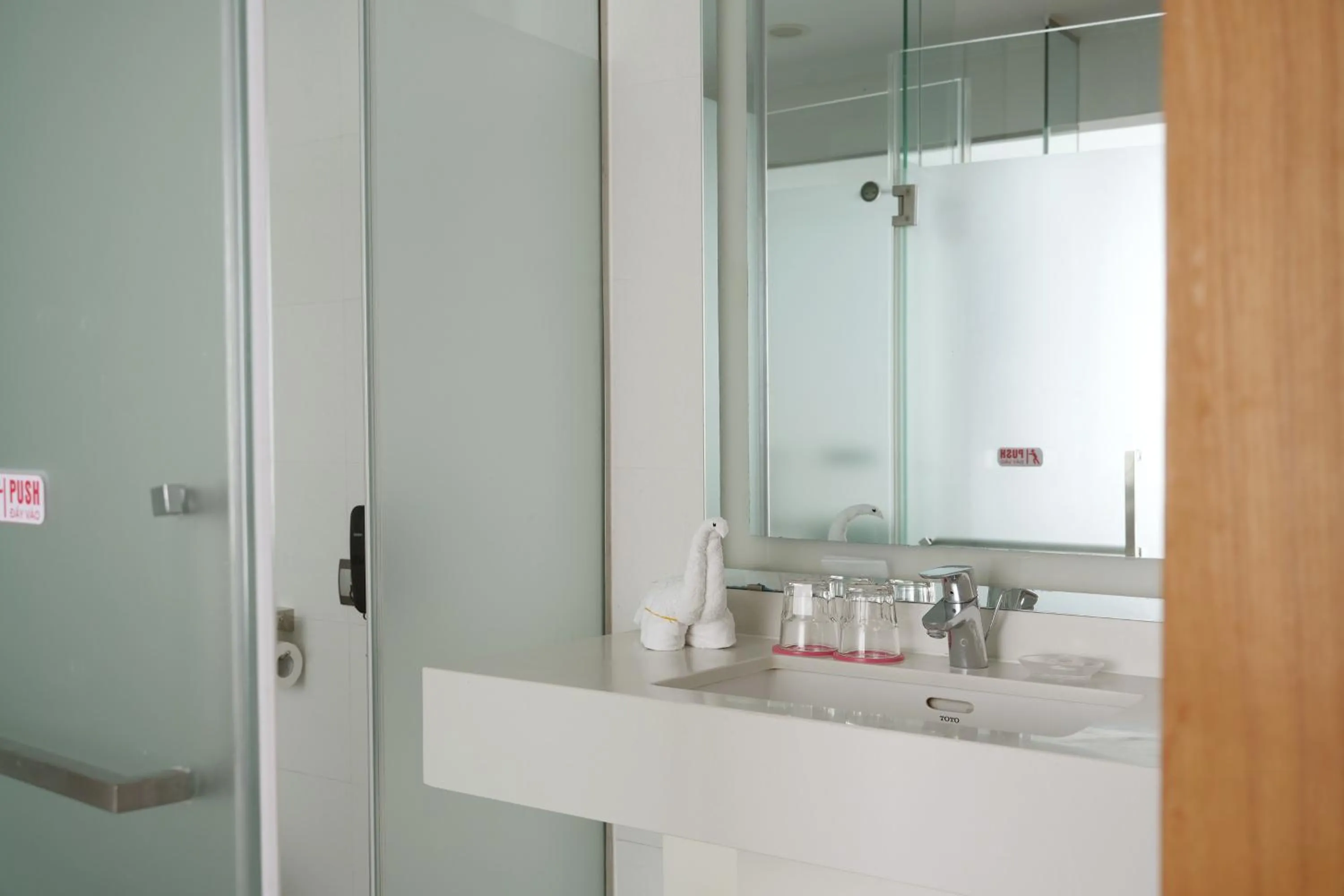 Shower in Dragon Sea Hotel