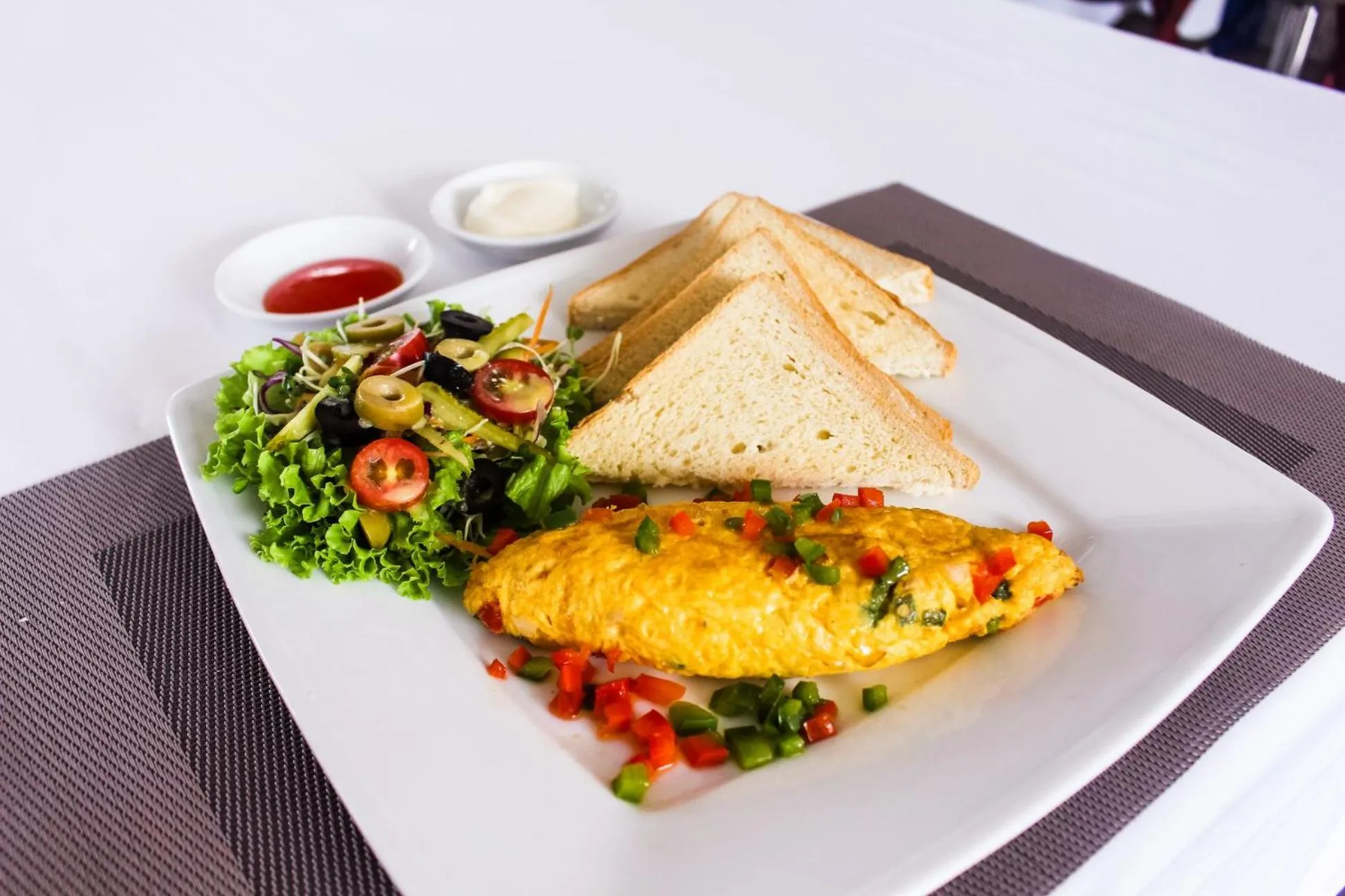 Food and drinks in Dragon Sea Hotel