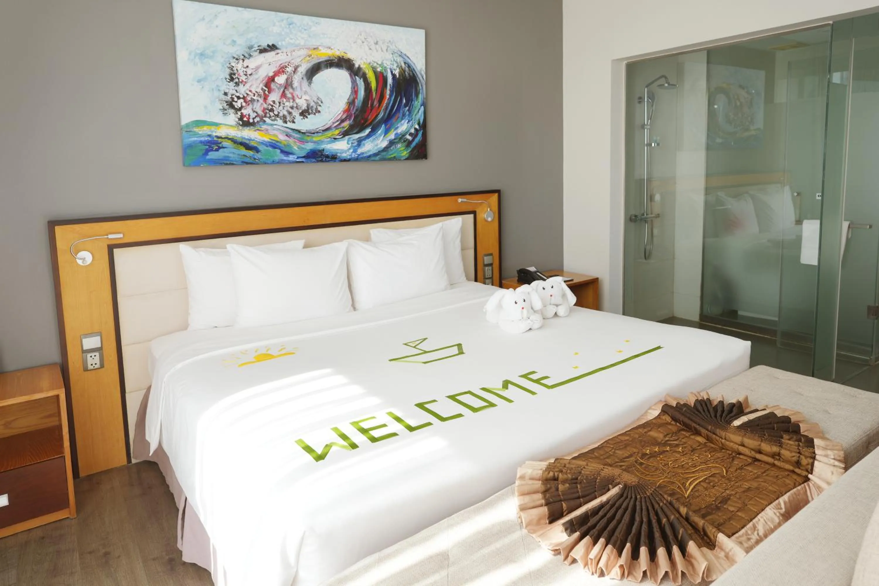 Bed in Dragon Sea Hotel