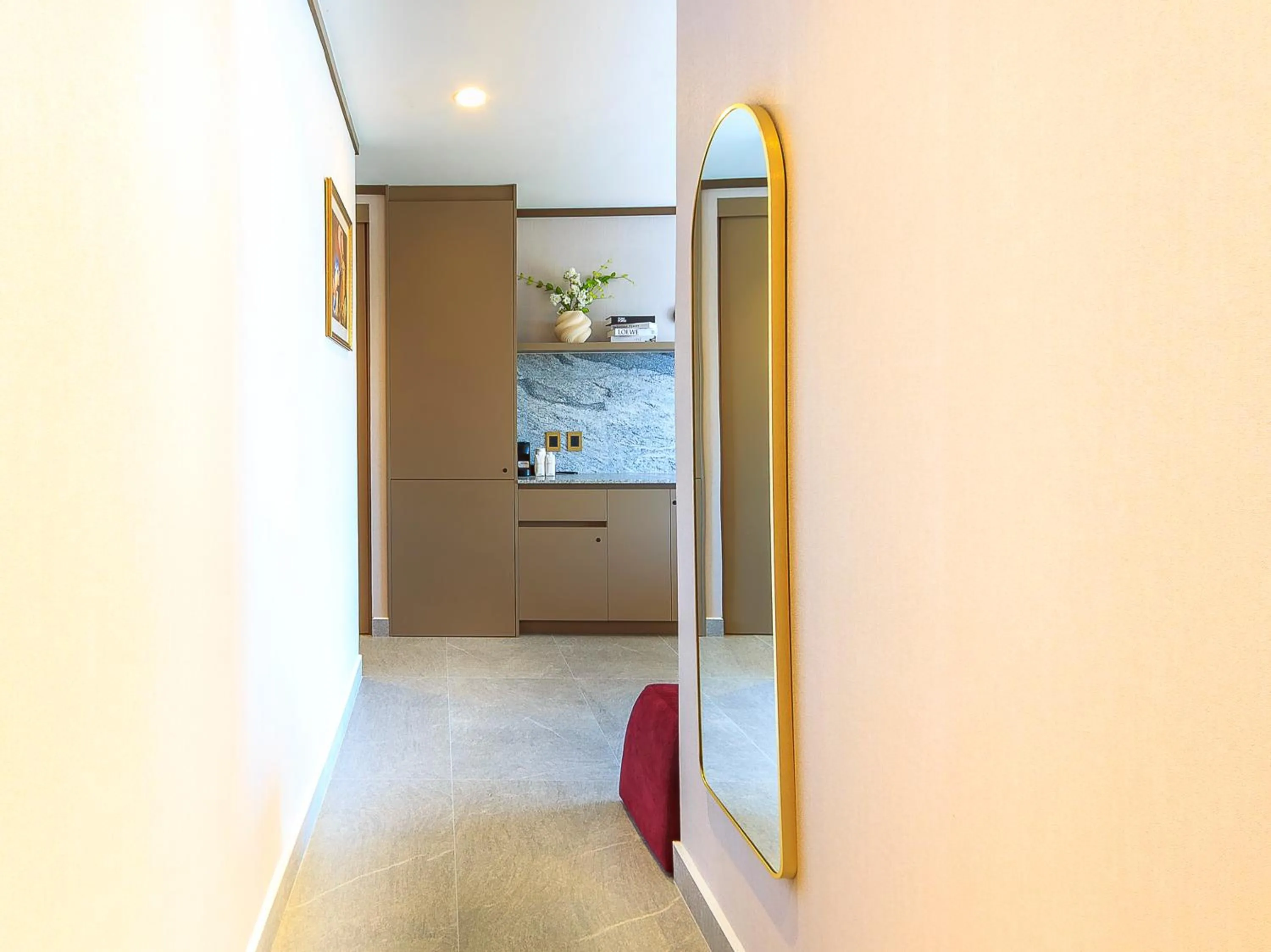 wardrobe in Brada Collection Stays