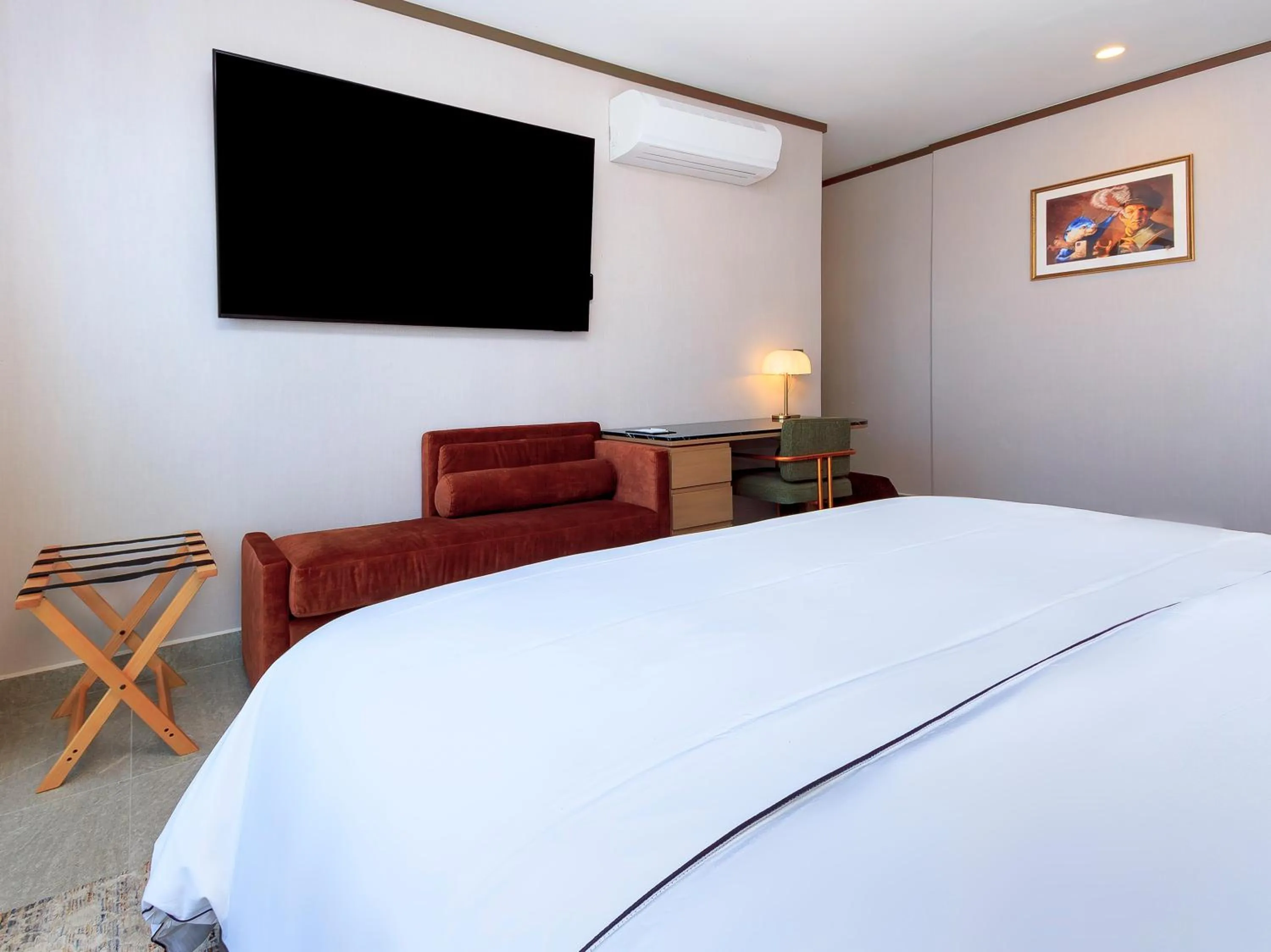 Communal lounge/ TV room, Bed in Brada Collection Stays