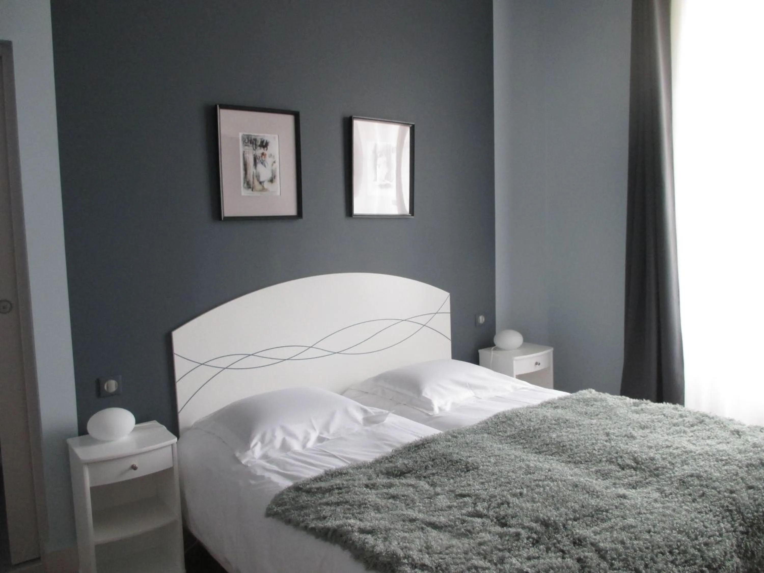 Bed in Hôtel Le Saint Martin