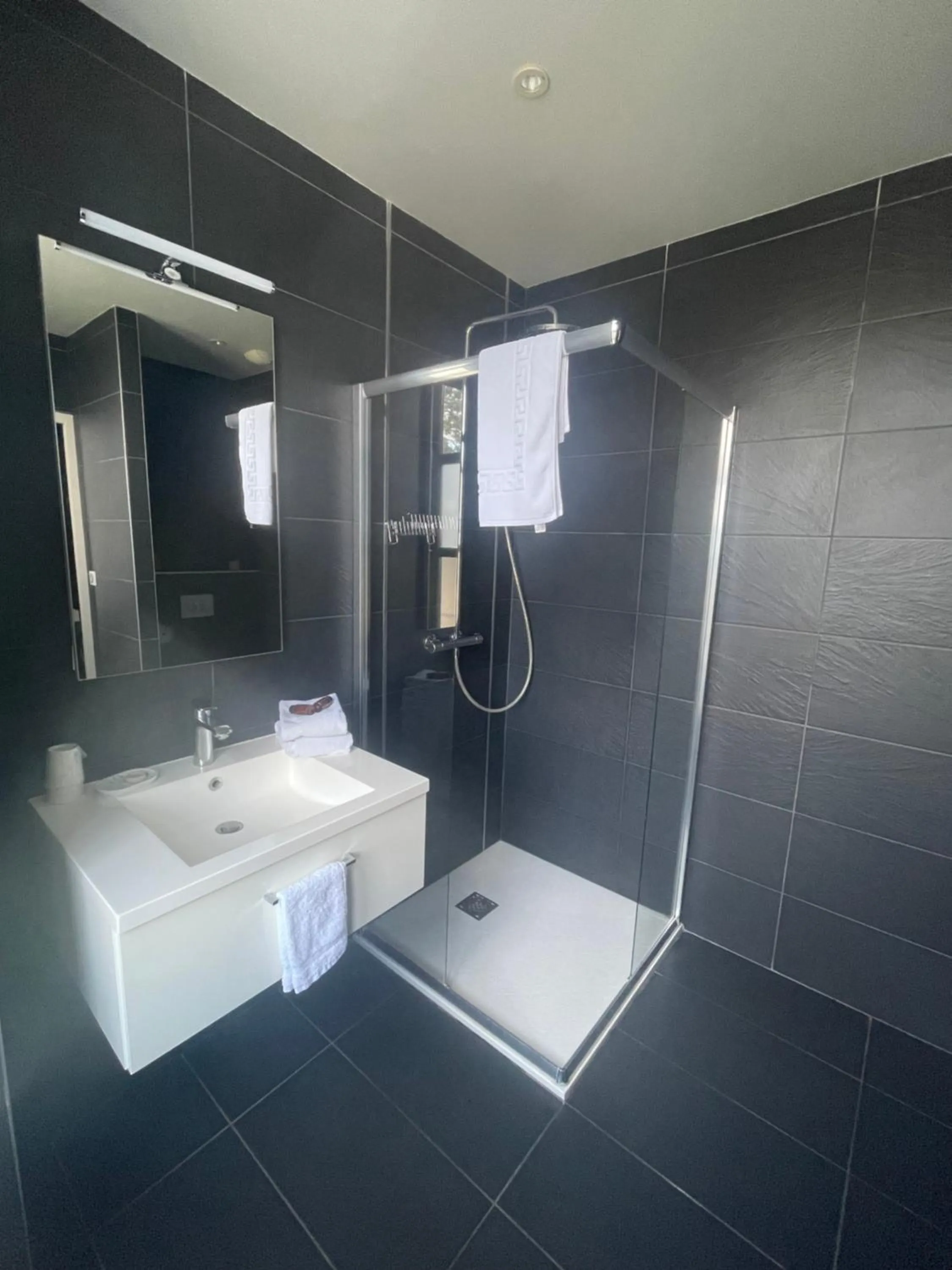 Bathroom in Hôtel Le Saint Martin