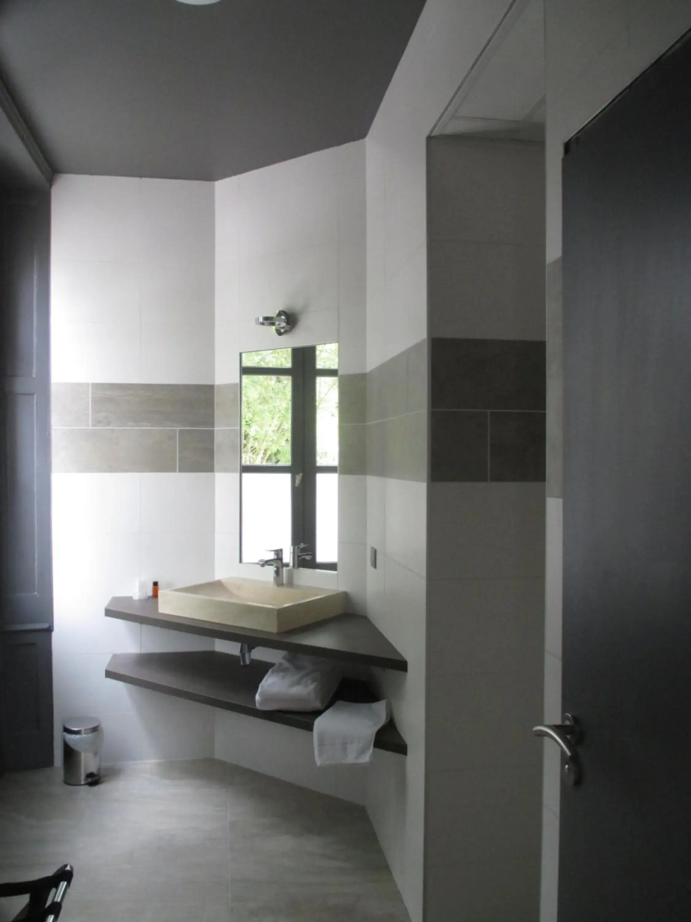 Superior Twin Room in Hôtel Le Saint Martin Superior Twin Room in Hôtel Le Saint Martin