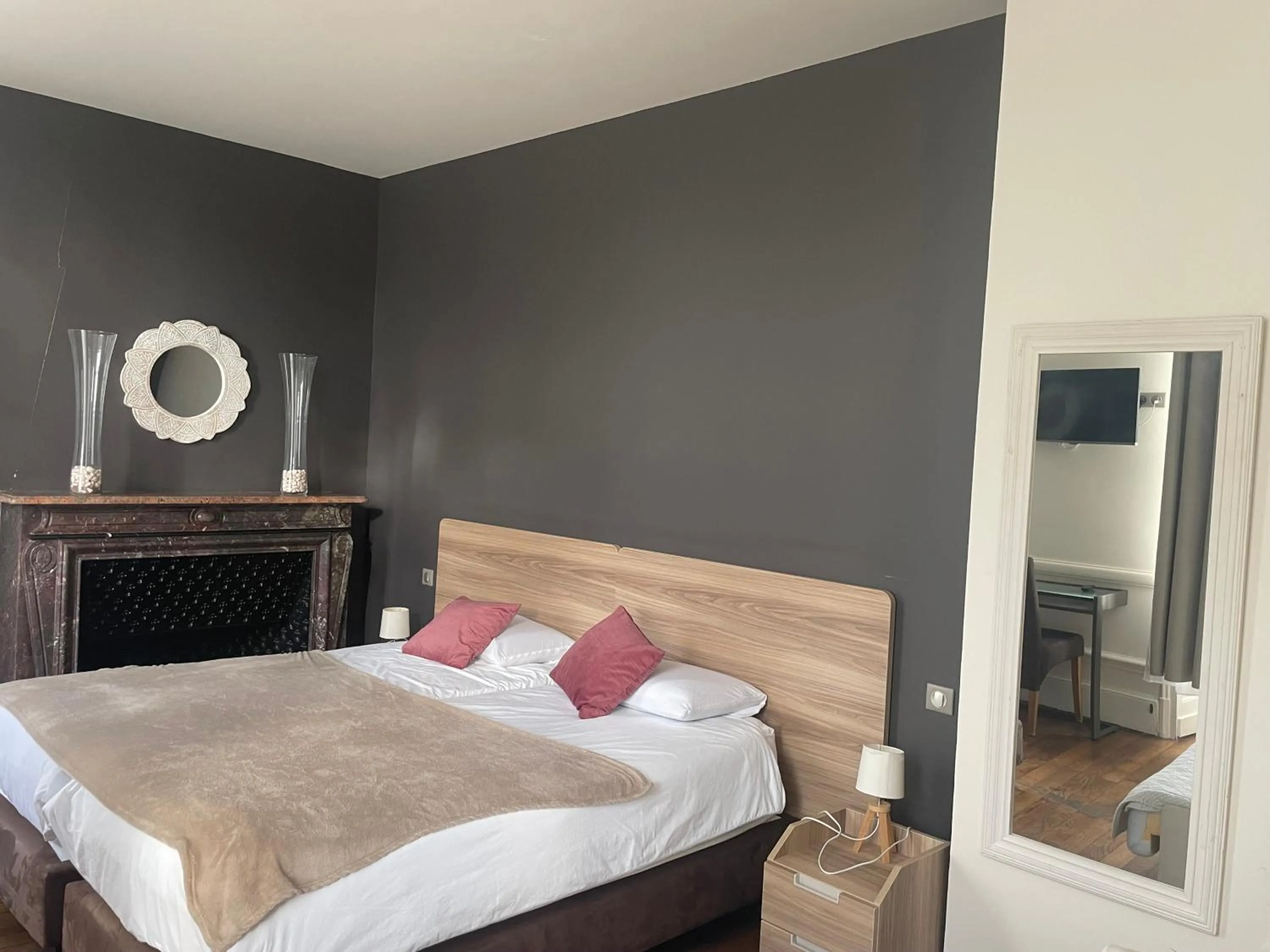 Bed in Hôtel Le Saint Martin