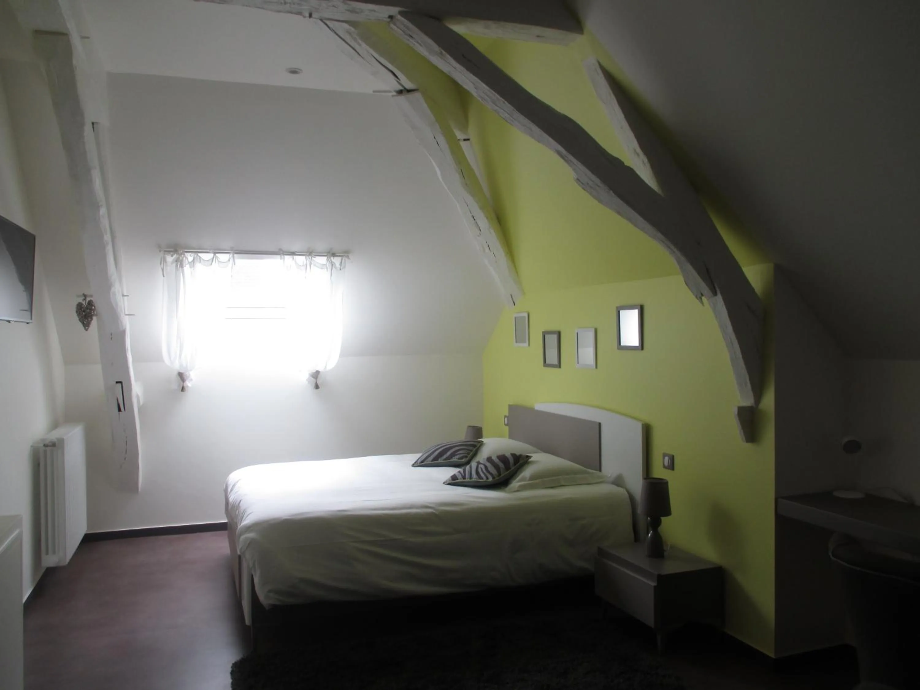 Photo of the whole room, Bed in Hôtel Le Saint Martin