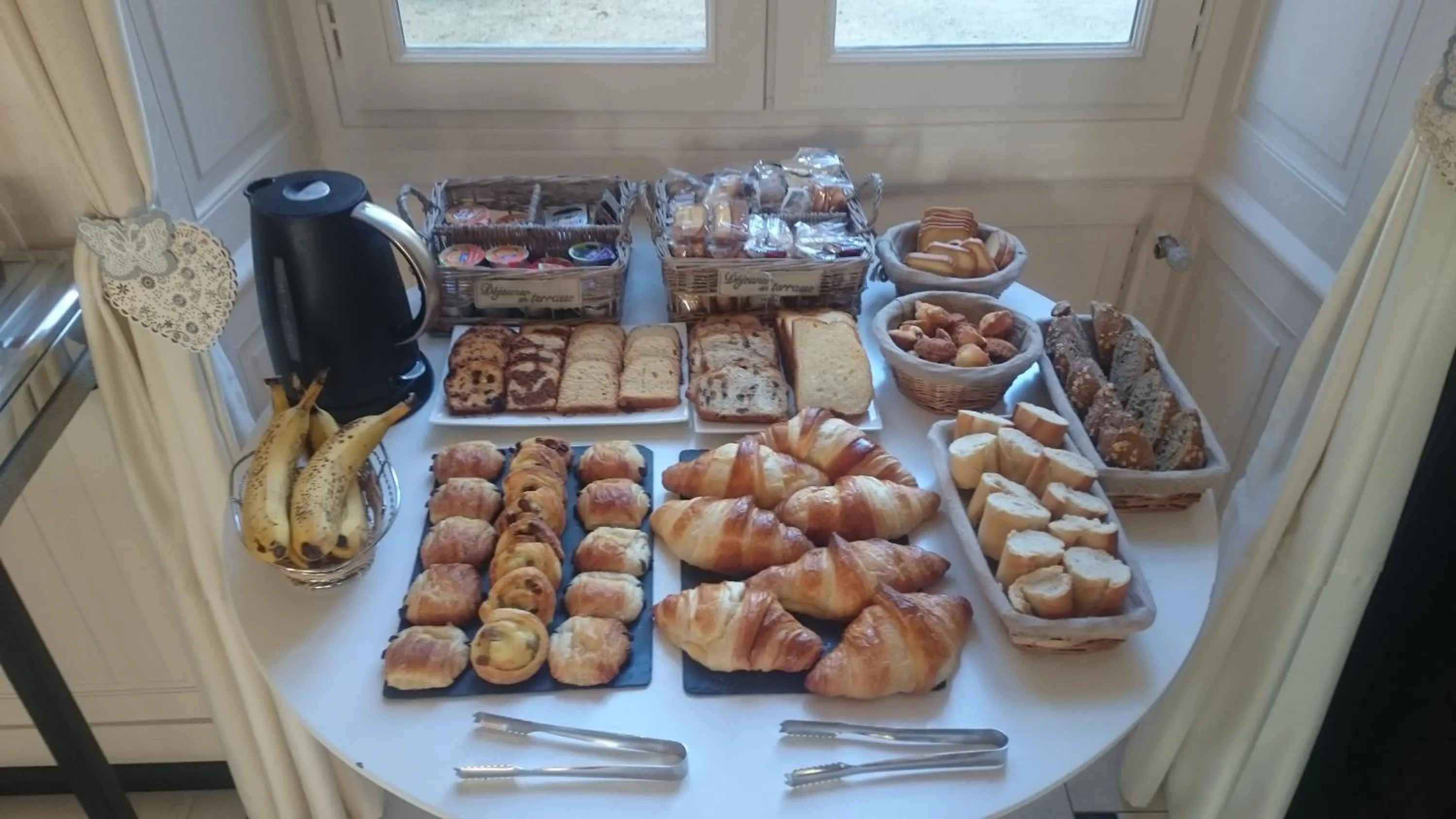 Breakfast in Hôtel Le Saint Martin