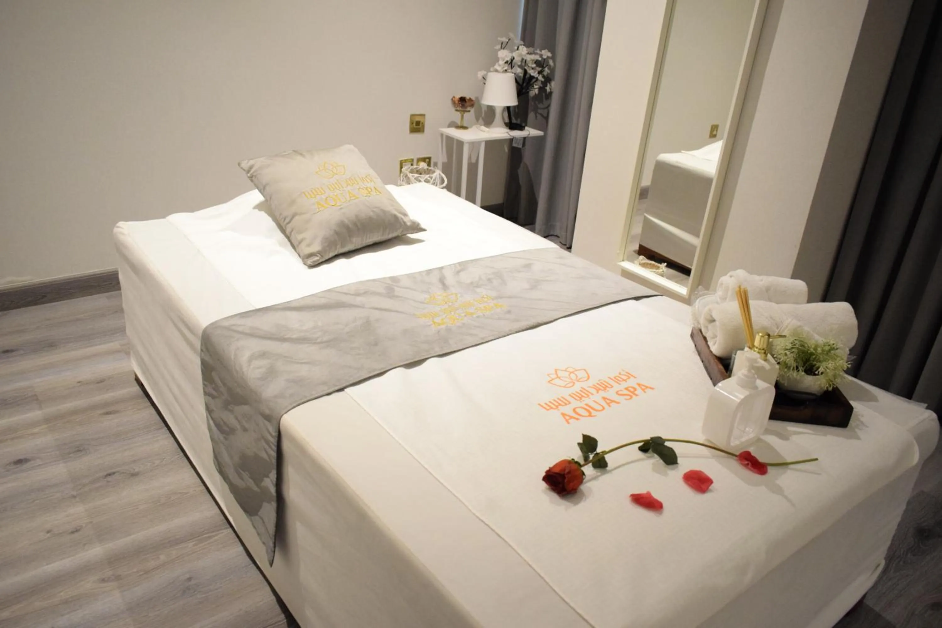 Spa and wellness centre/facilities, Bed in Saraya Corniche Hotel